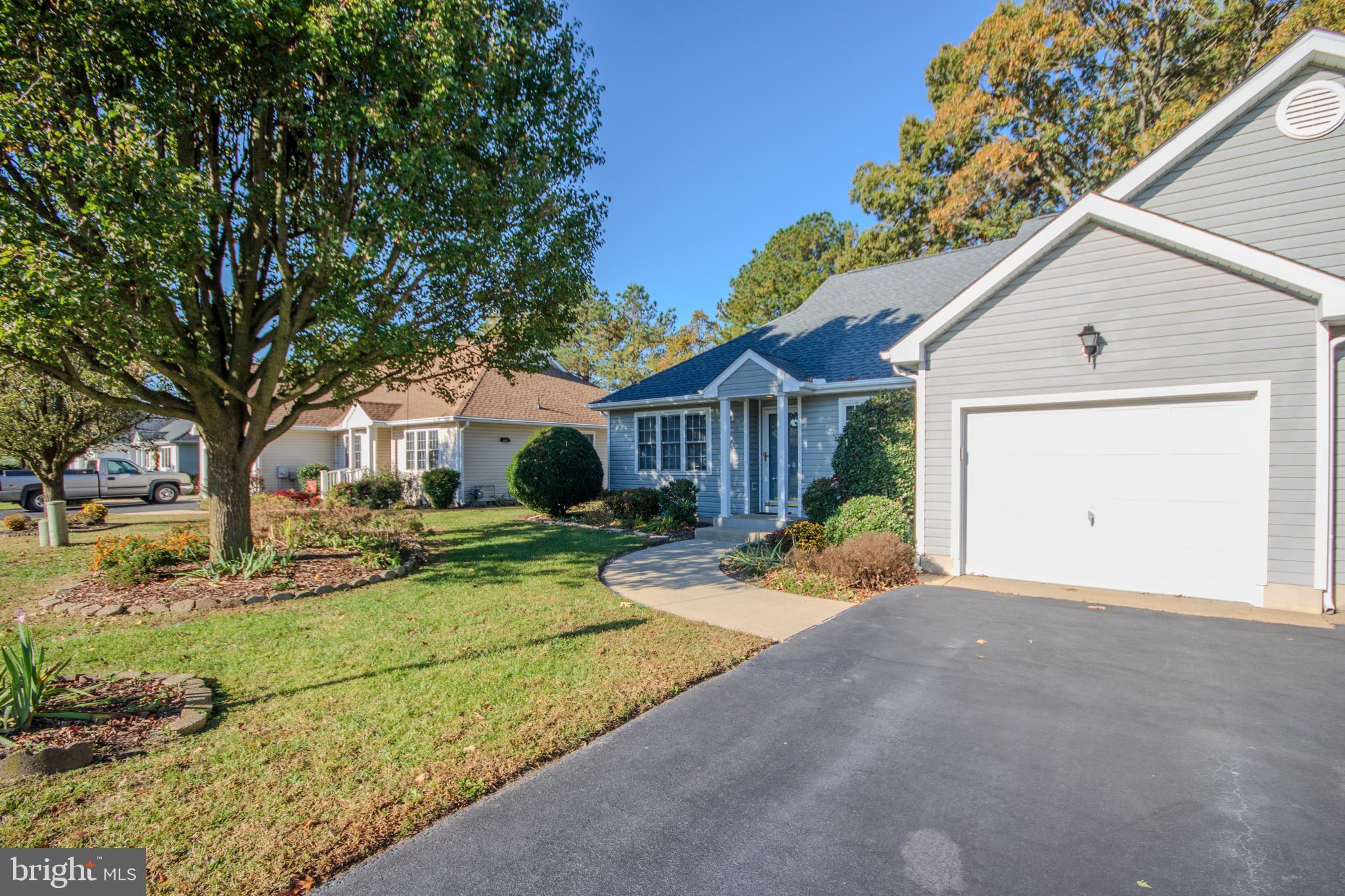 922 W SCHUMAKER MANOR DRIVE