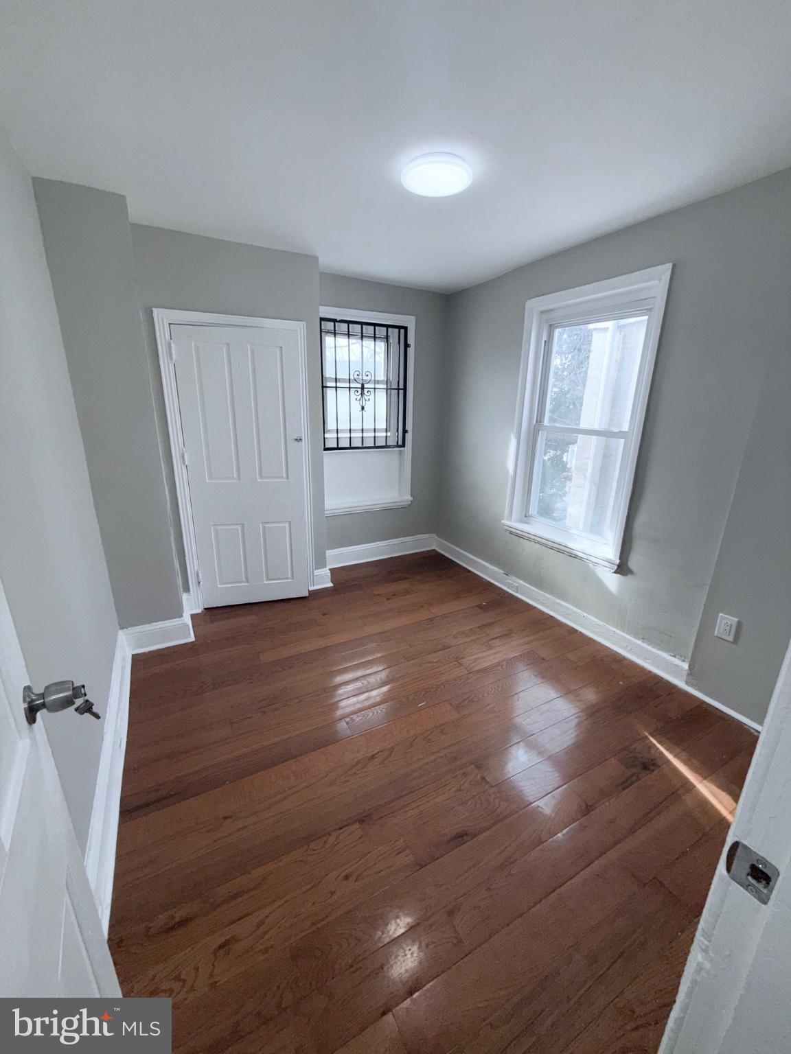 KENSINGTON - Residential