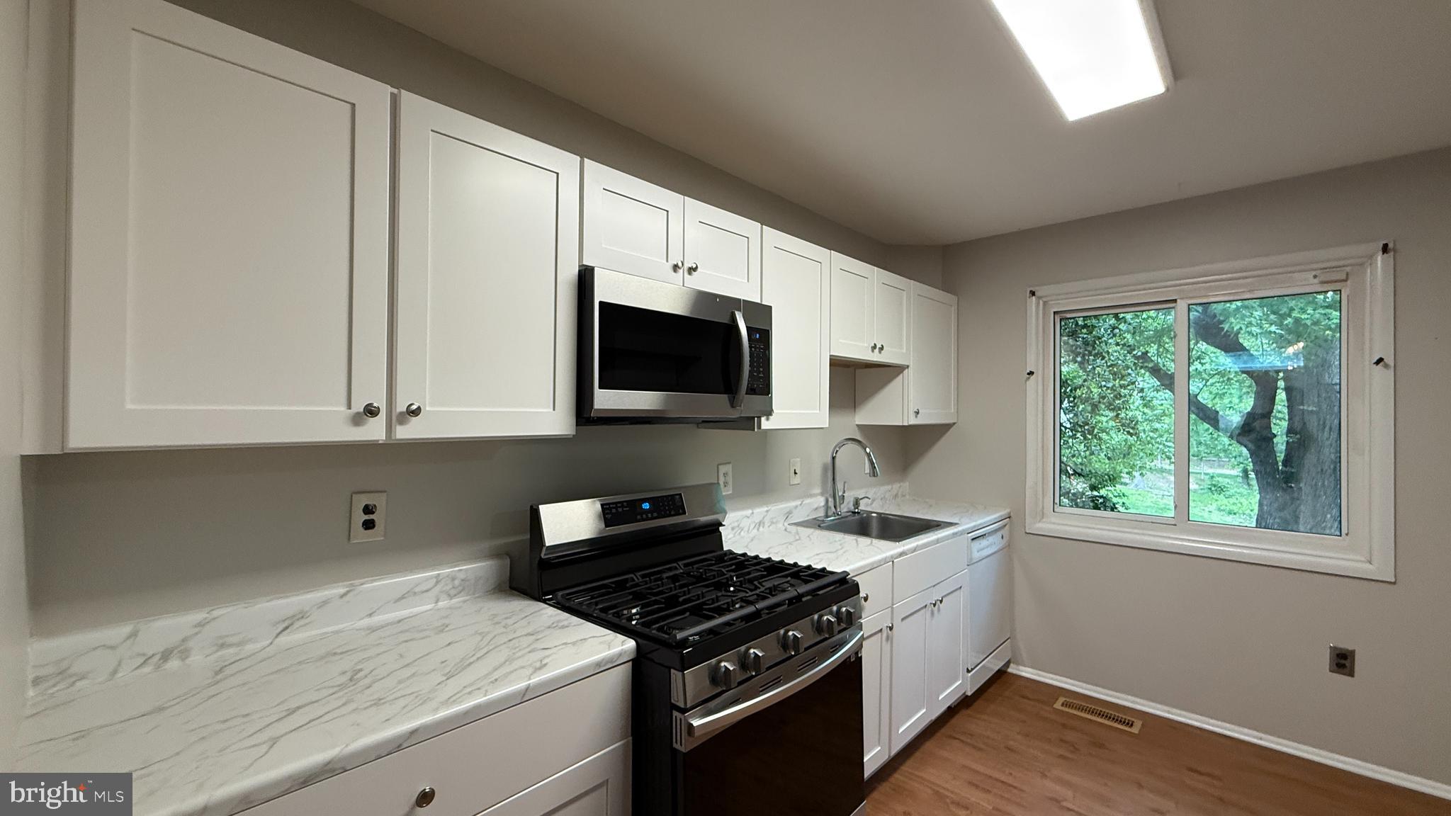 LAKE RIDGE - Residential Lease