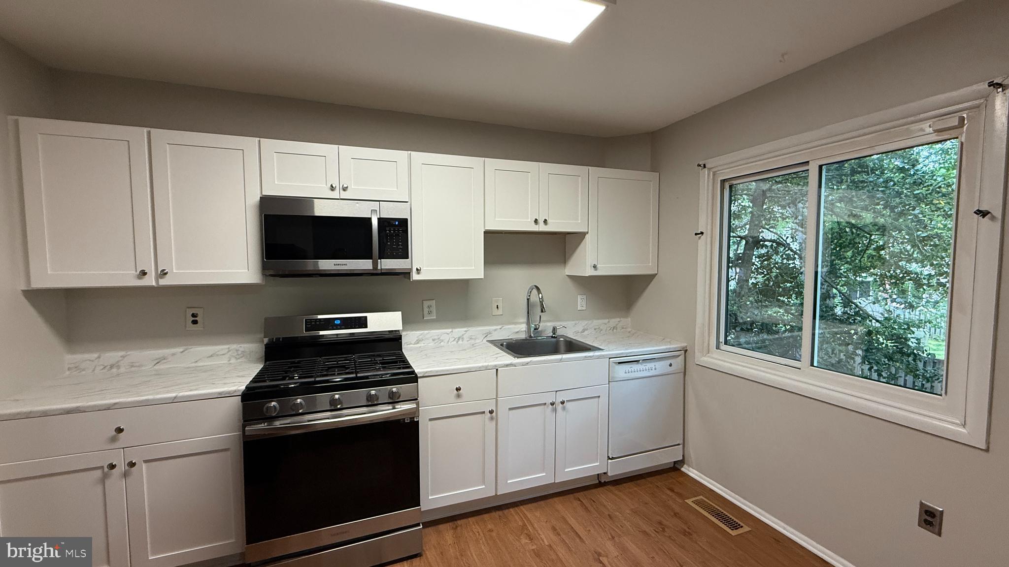 LAKE RIDGE - Residential Lease