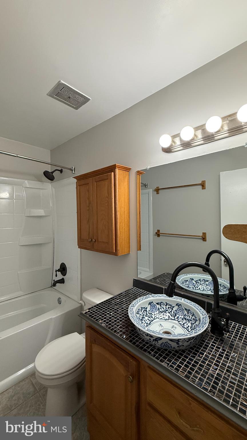 LAKE RIDGE - Residential Lease