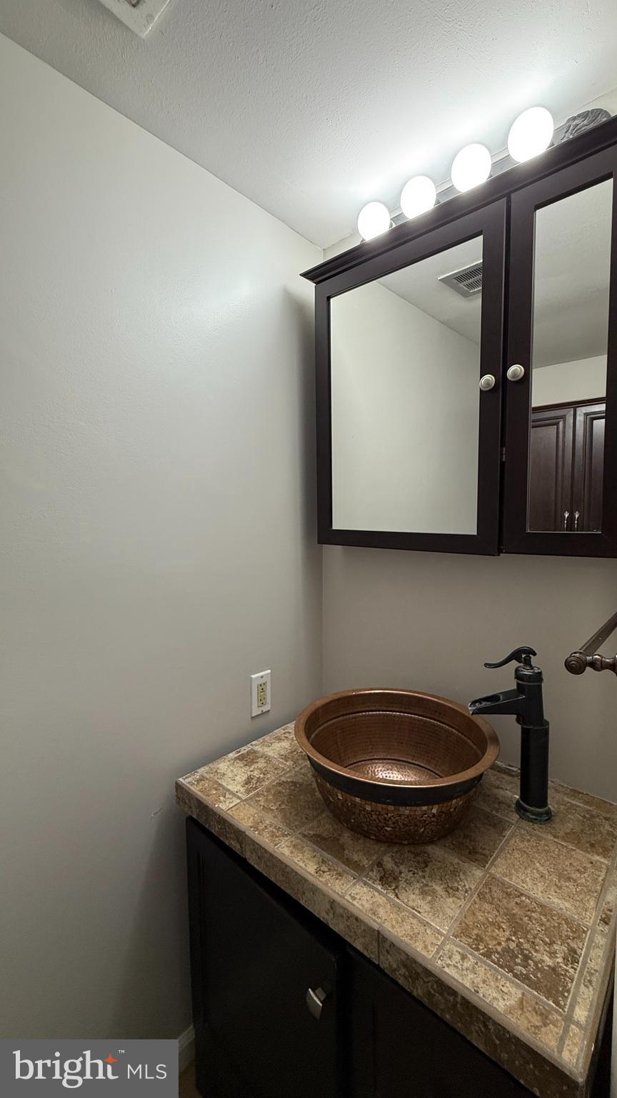 LAKE RIDGE - Residential Lease