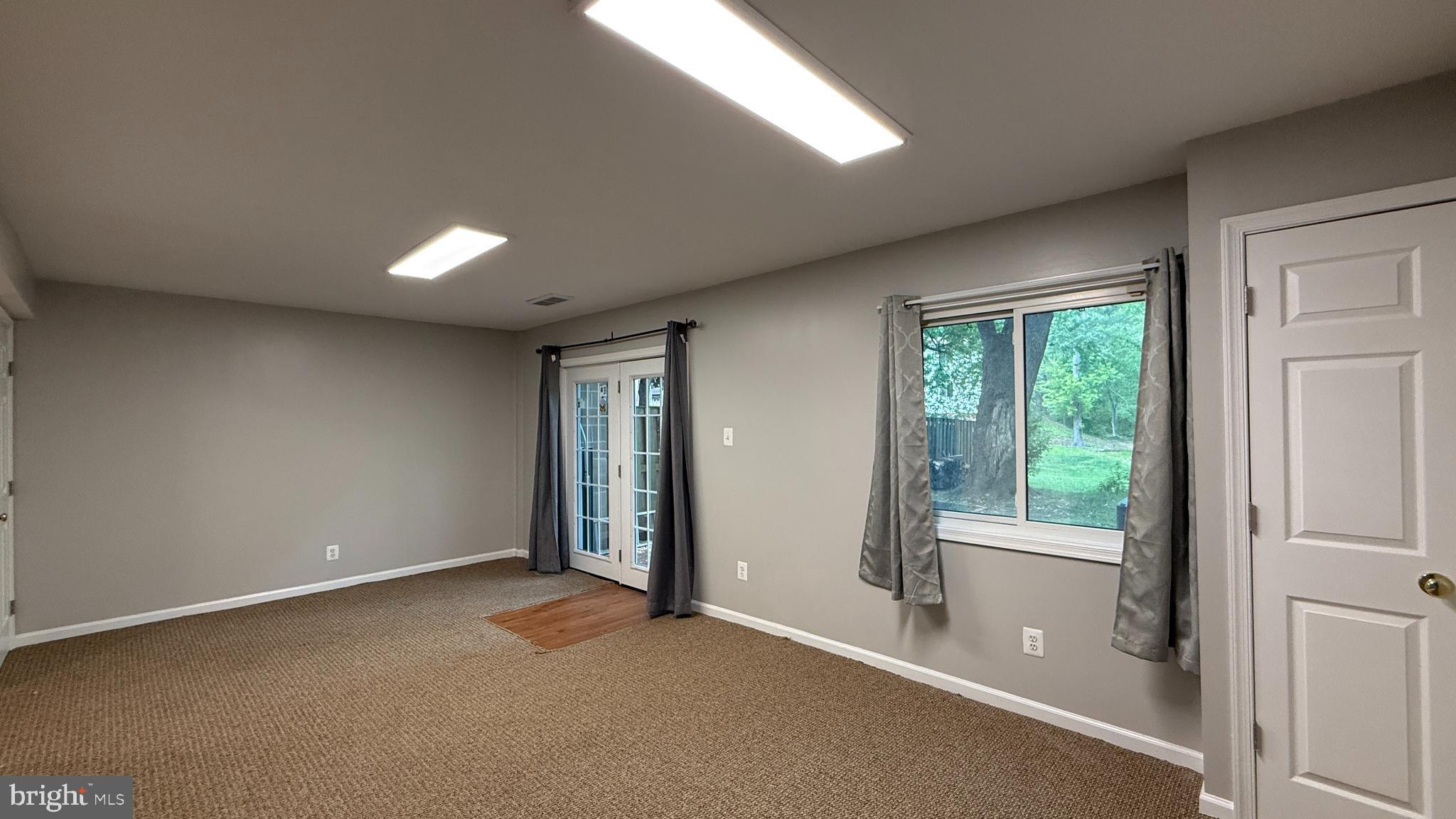 LAKE RIDGE - Residential Lease