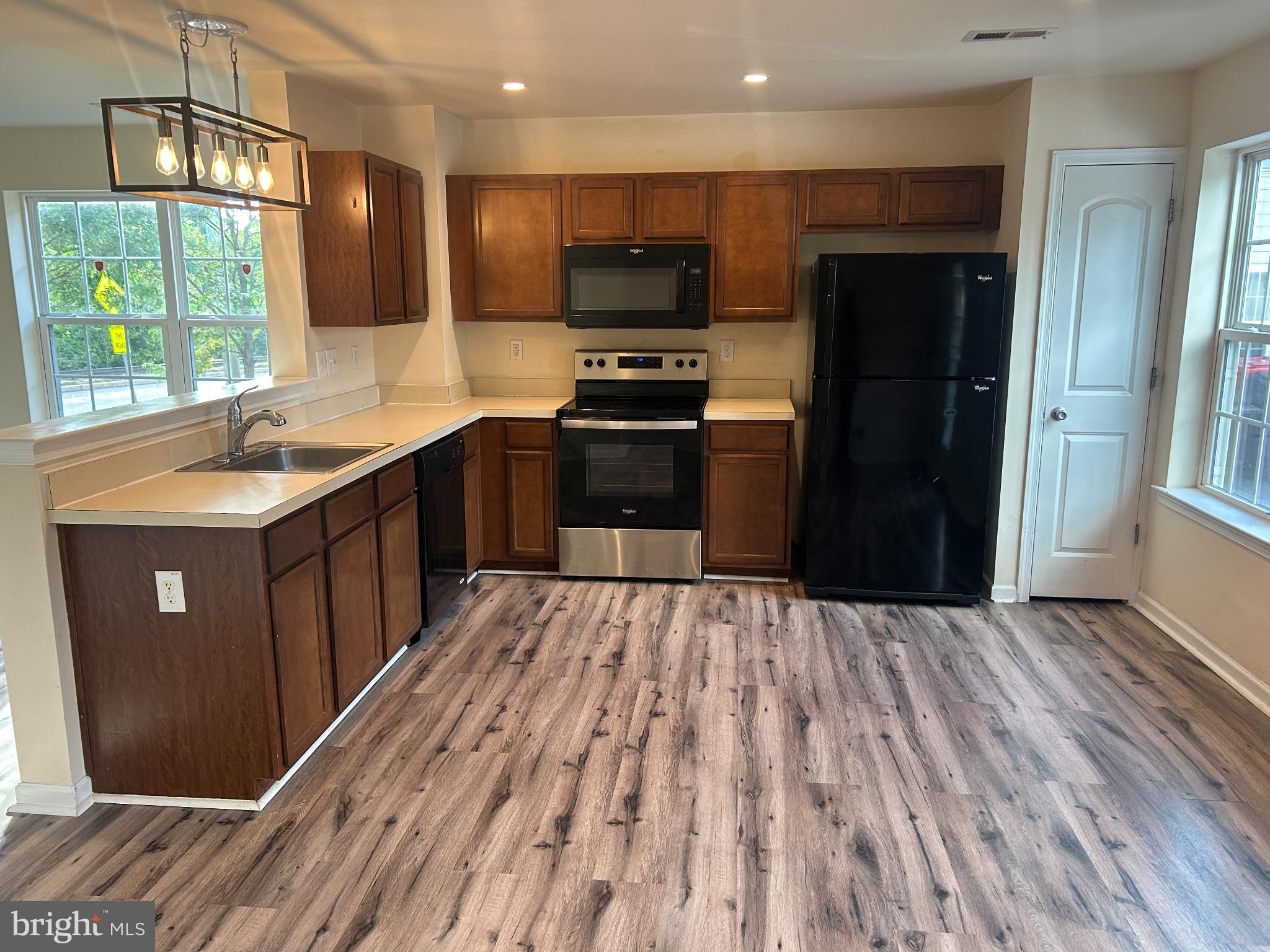 HANOVER SQUARE - Residential Lease