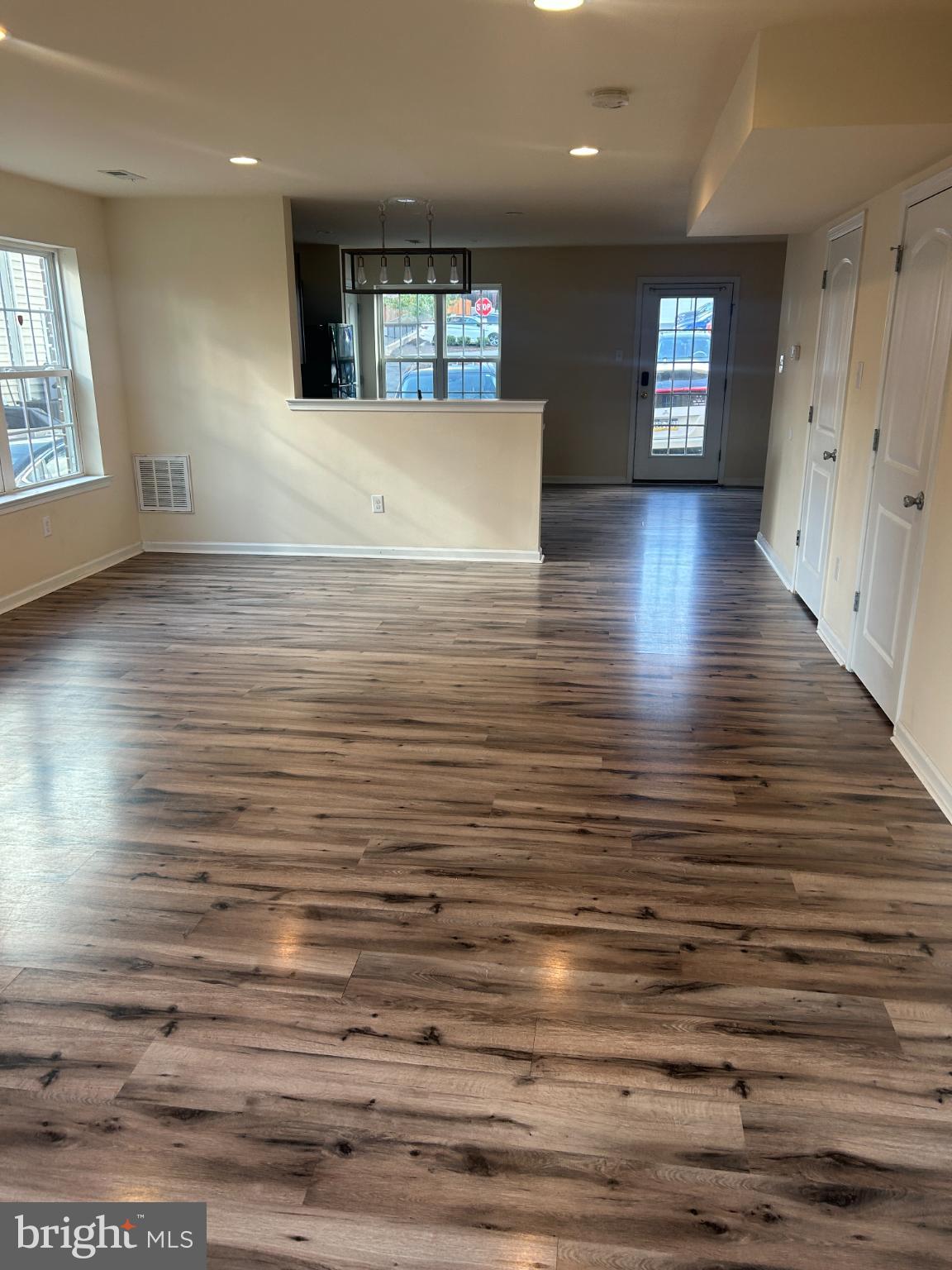 HANOVER SQUARE - Residential Lease