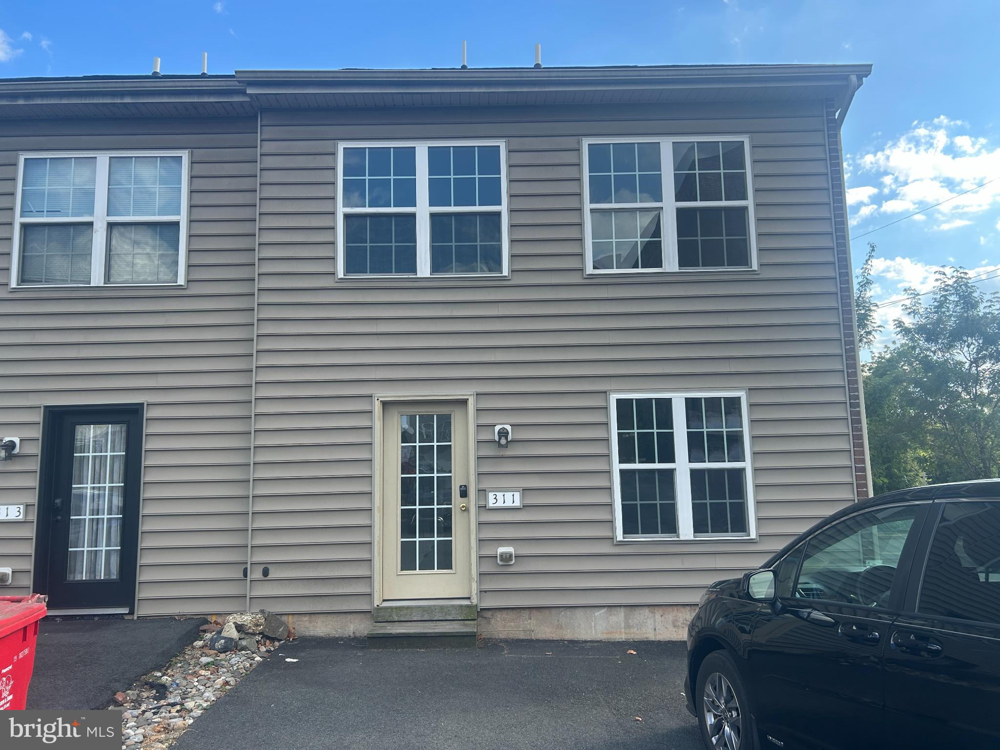 HANOVER SQUARE - Residential Lease