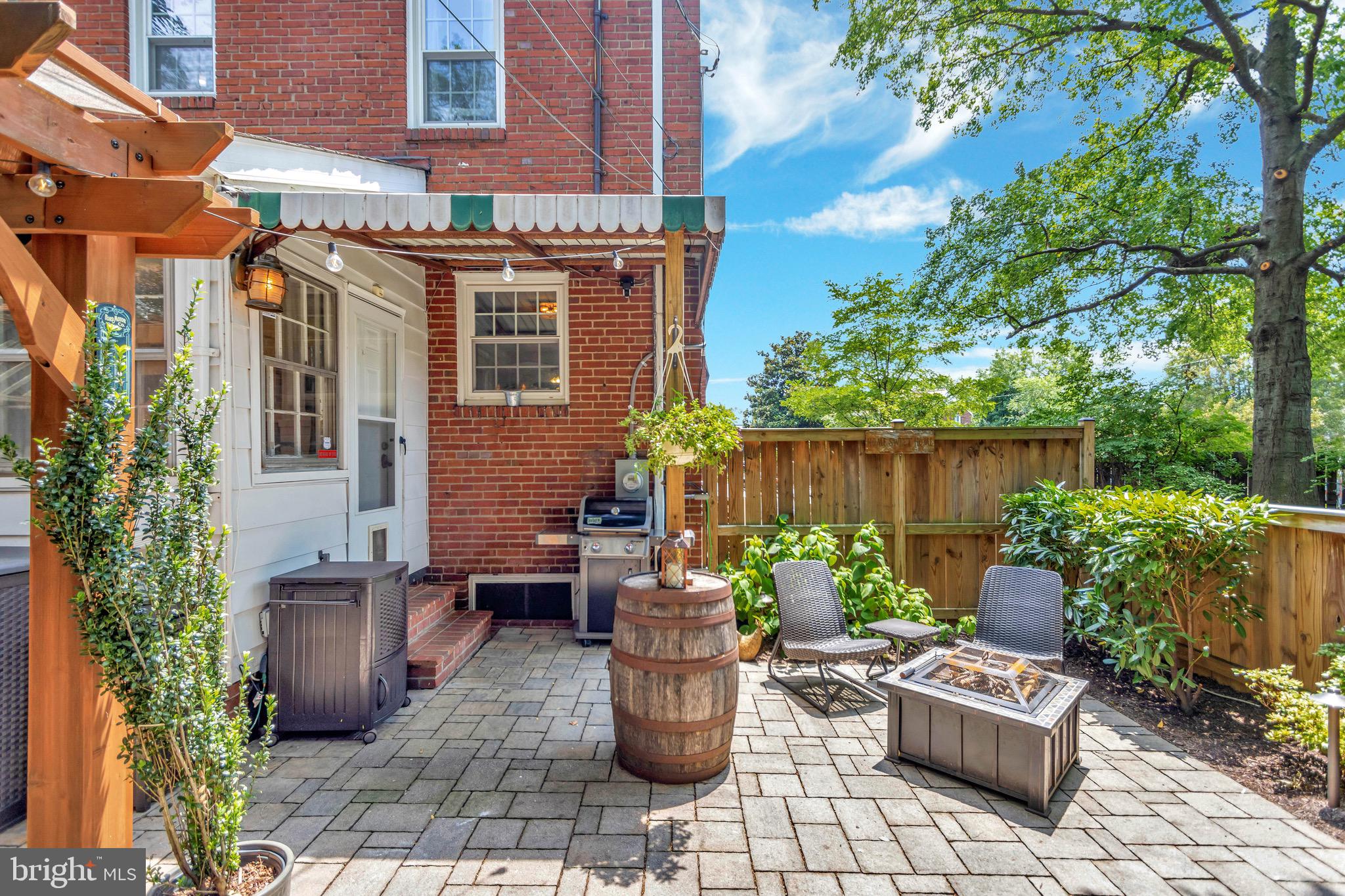 GLEBE MANOR - Residential Lease