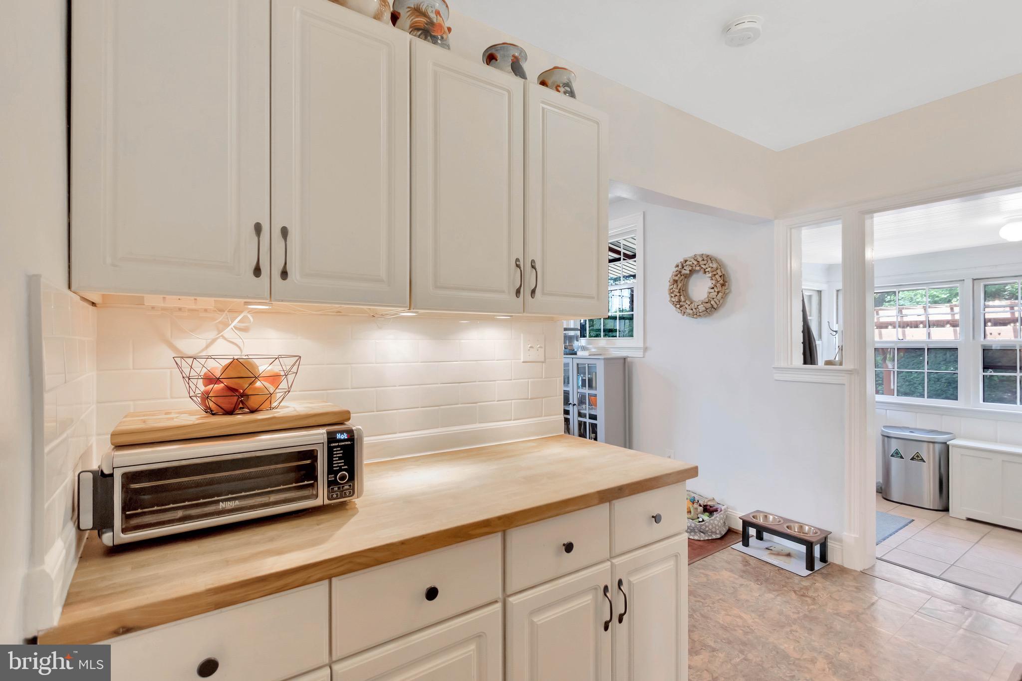 GLEBE MANOR - Residential Lease