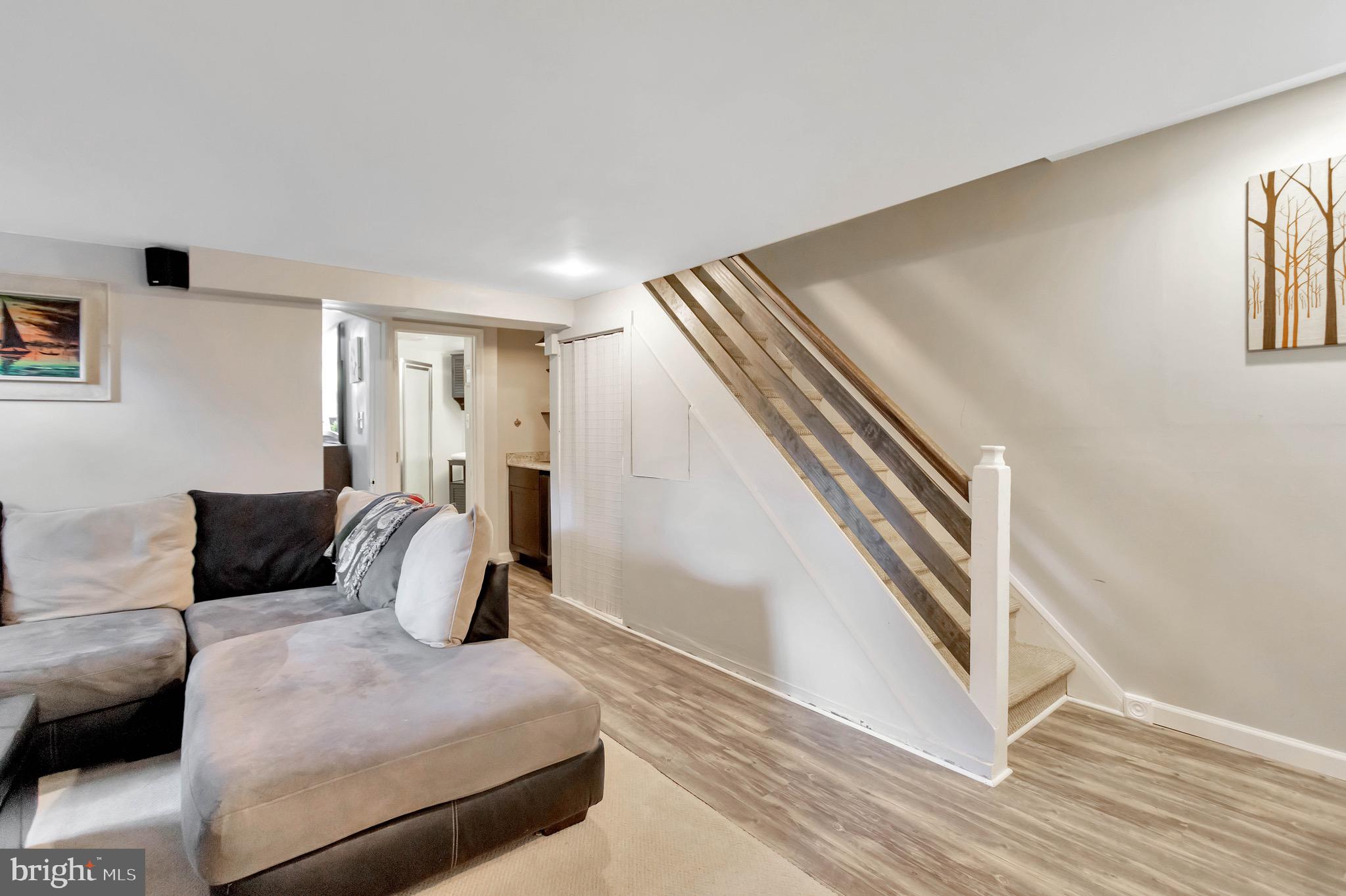 GLEBE MANOR - Residential Lease