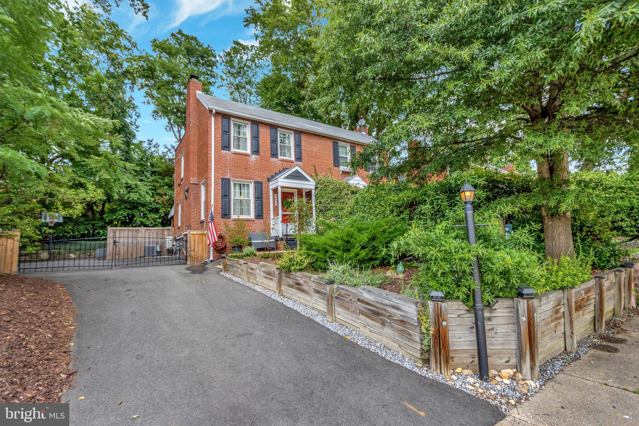 GLEBE MANOR - Residential Lease