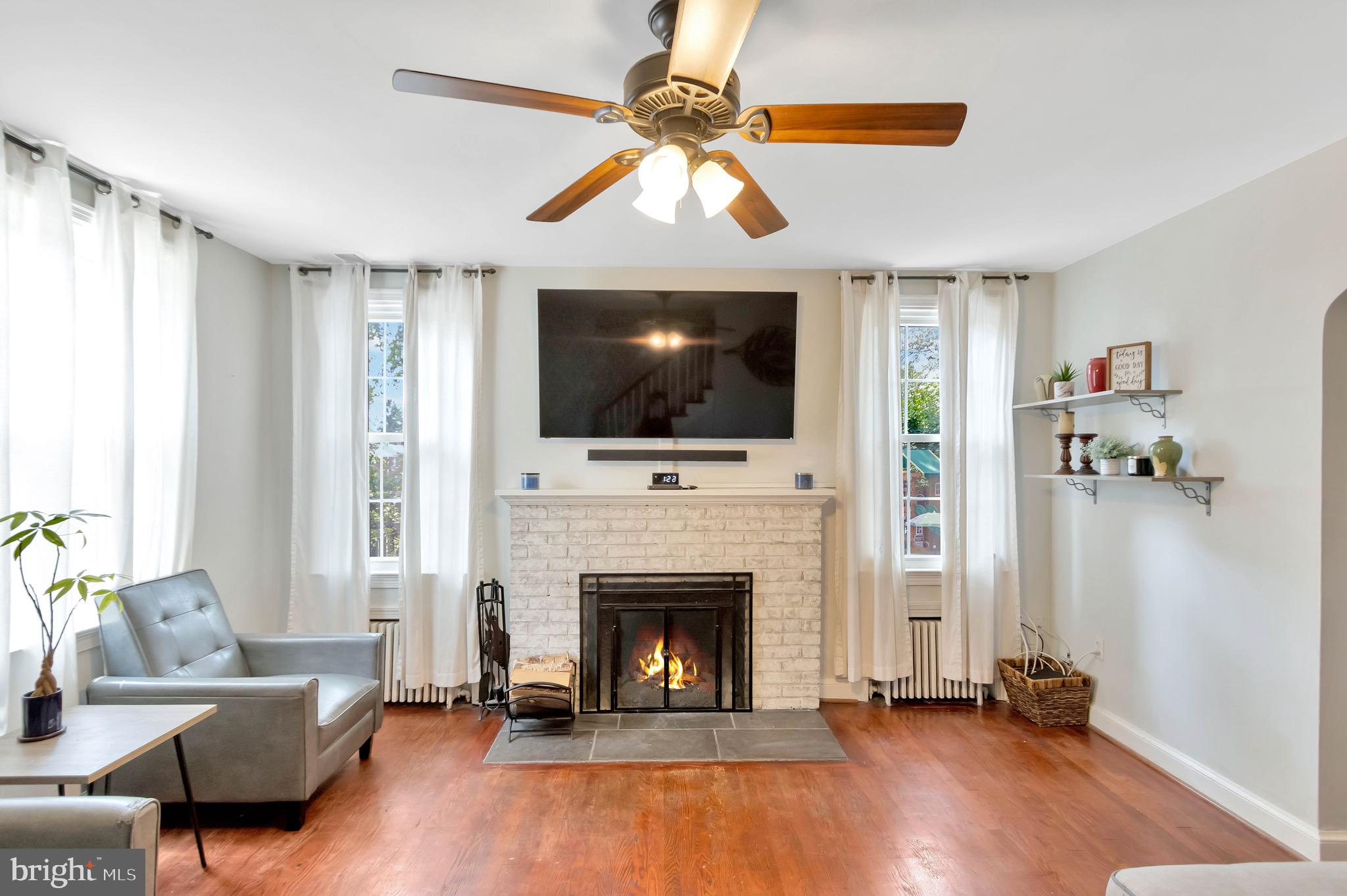 GLEBE MANOR - Residential Lease