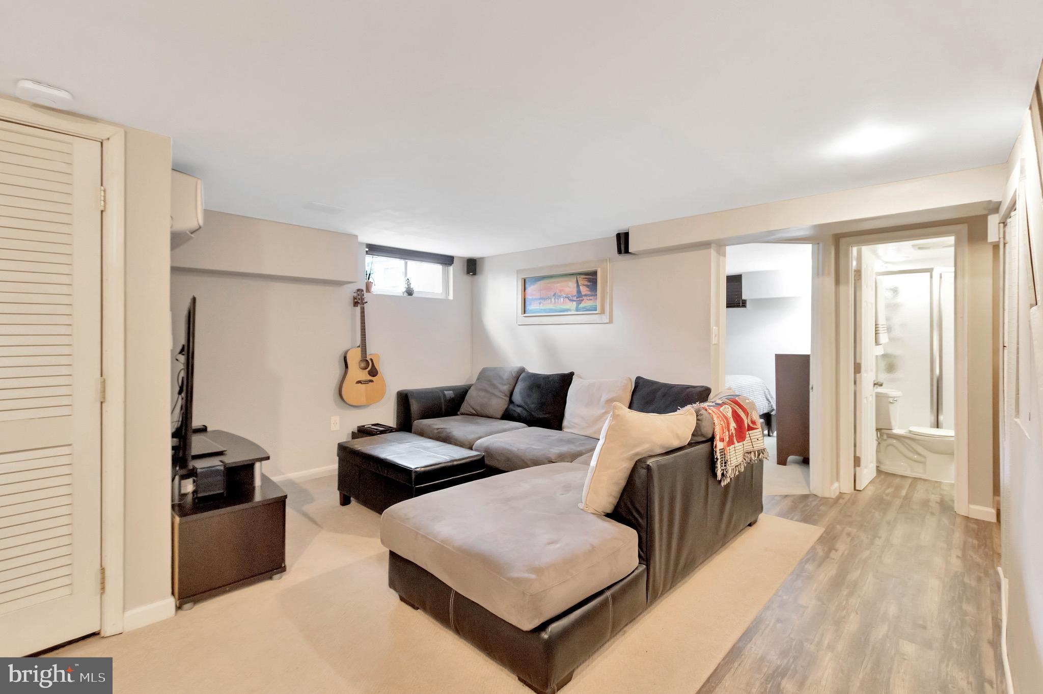 GLEBE MANOR - Residential Lease