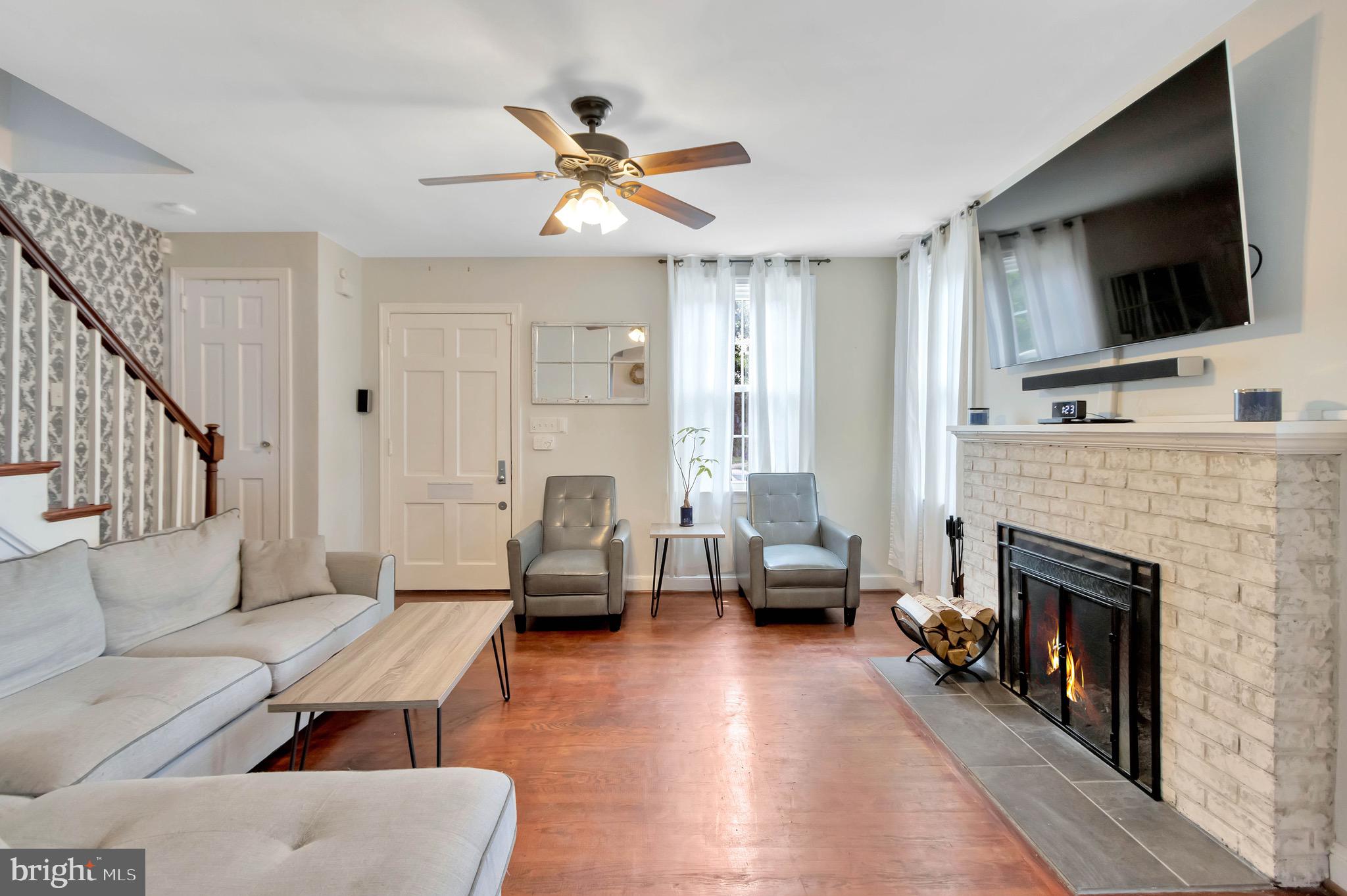 GLEBE MANOR - Residential Lease