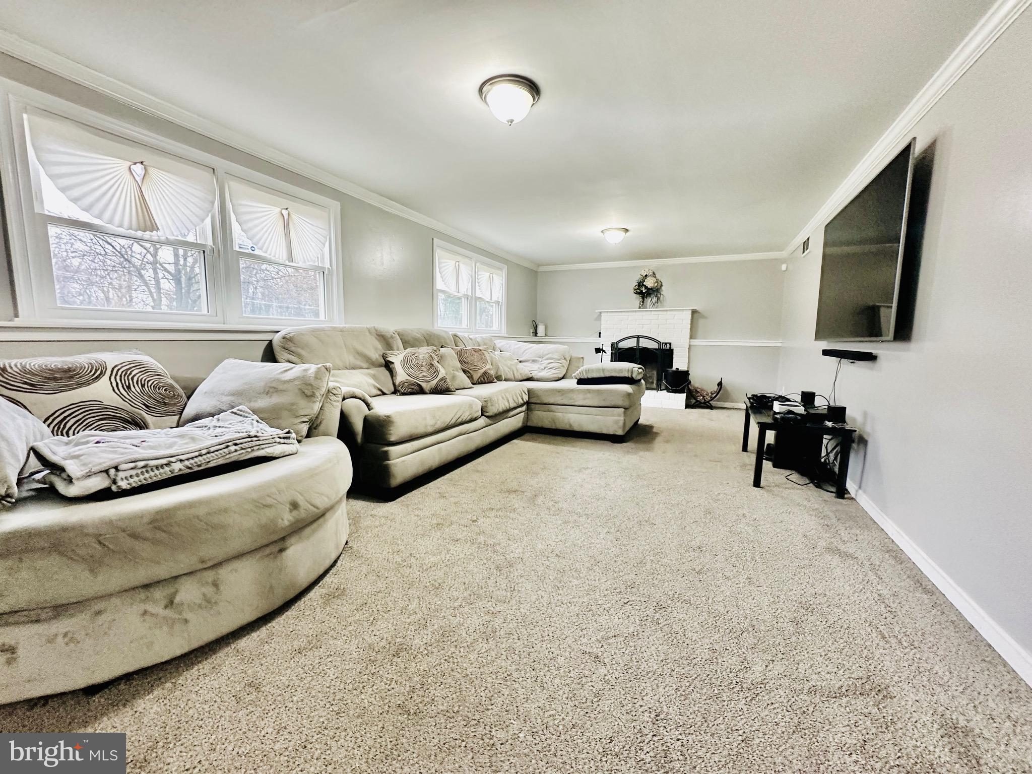 CAMPFIELD GARDENS - Residential