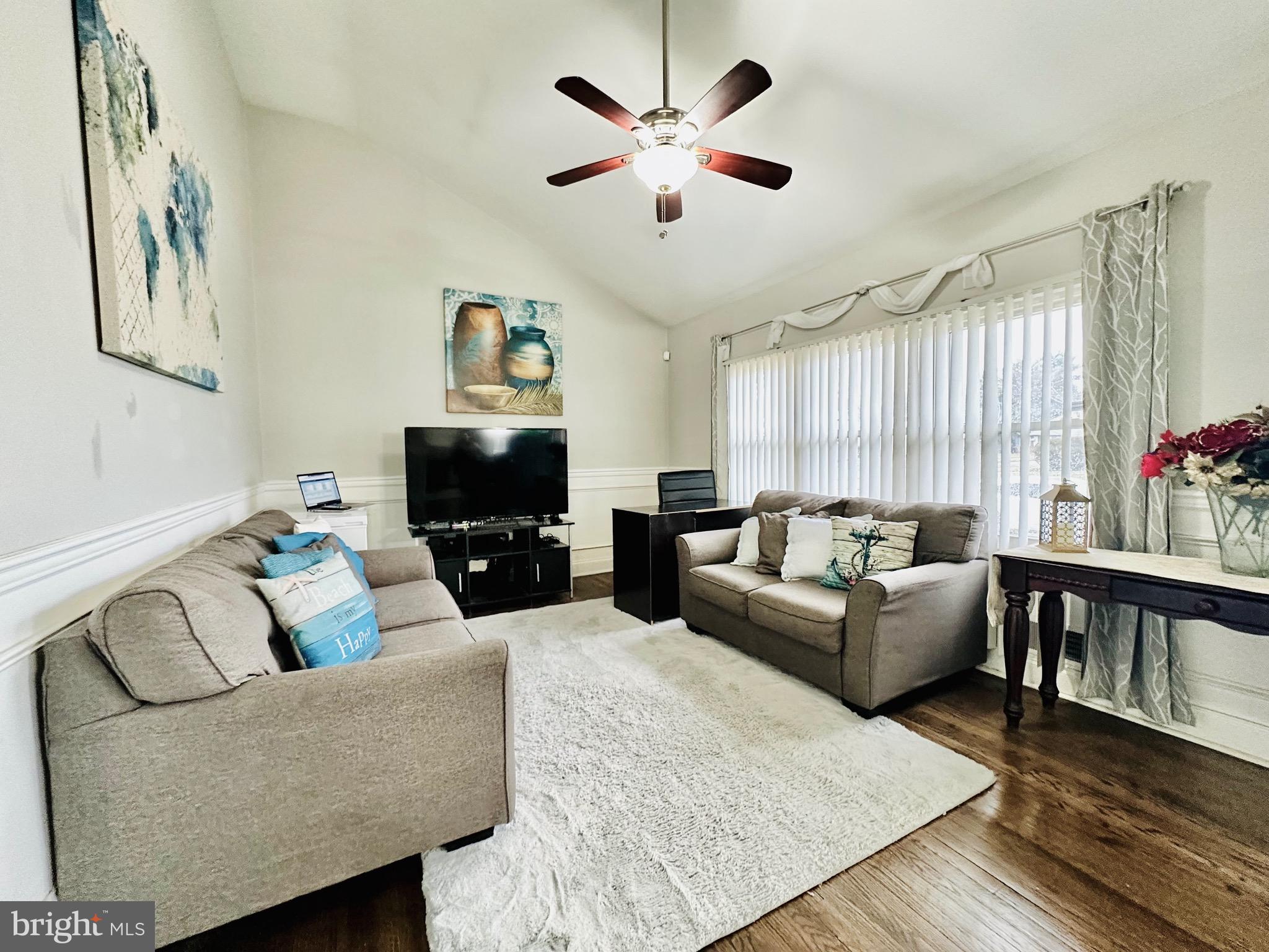 CAMPFIELD GARDENS - Residential