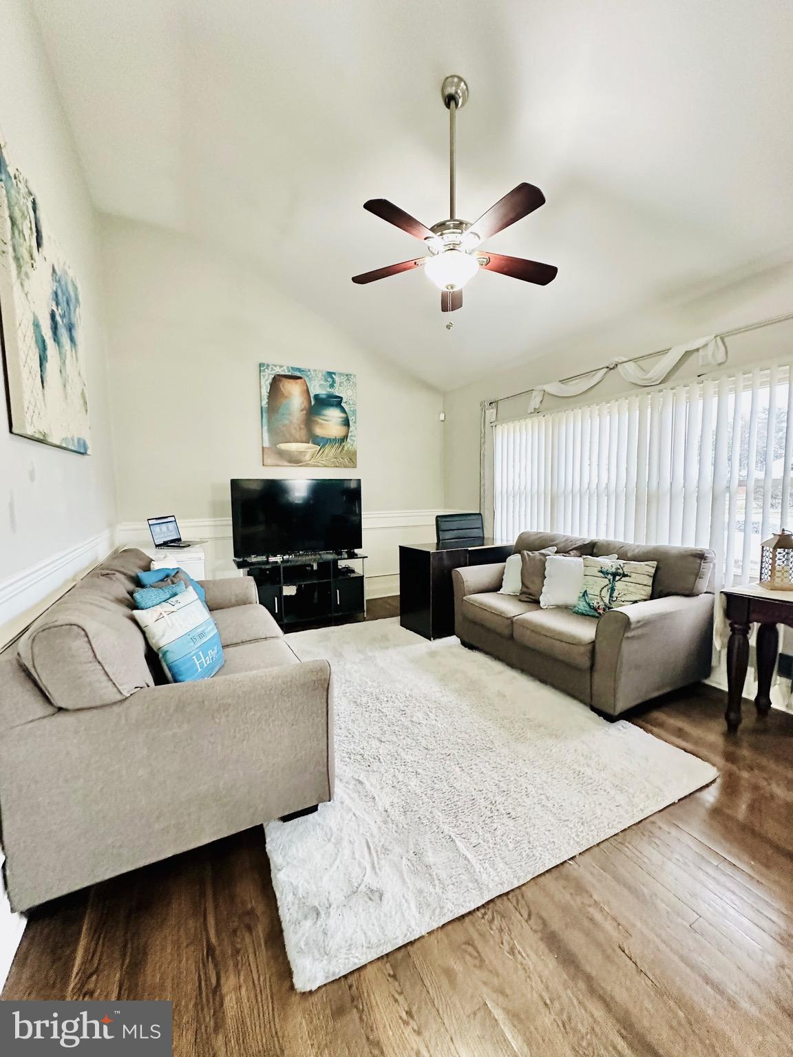 CAMPFIELD GARDENS - Residential