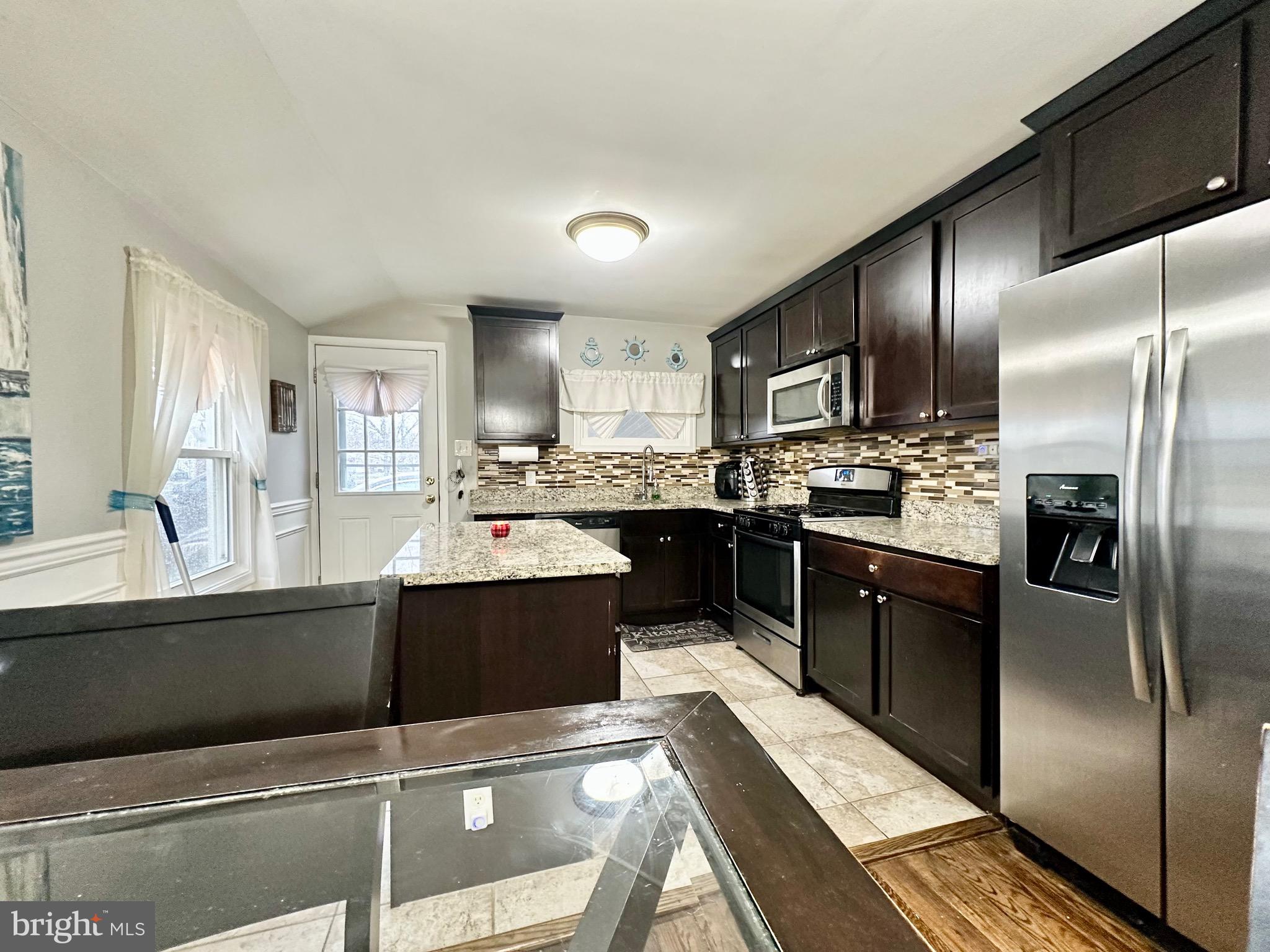 CAMPFIELD GARDENS - Residential