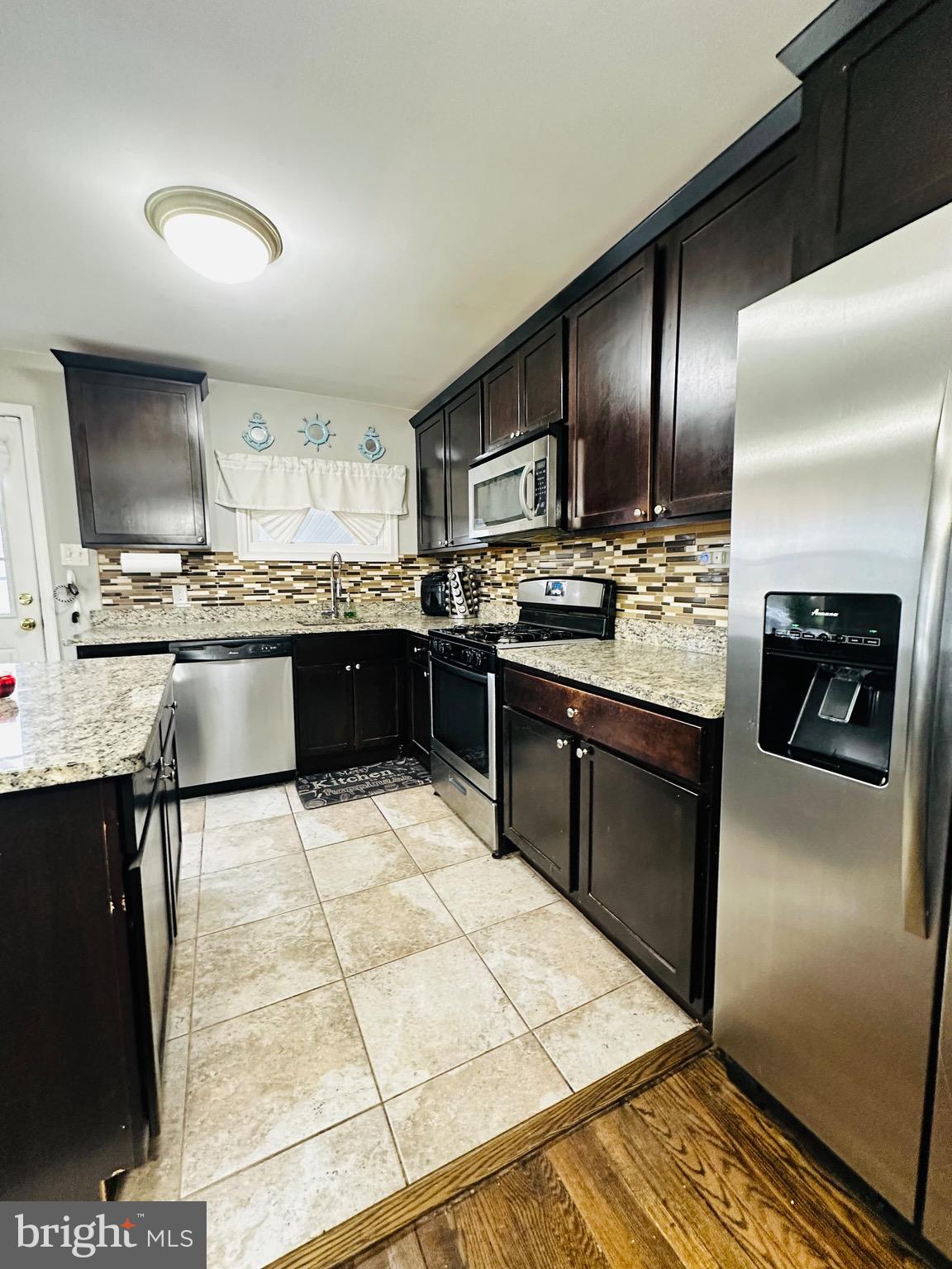 CAMPFIELD GARDENS - Residential