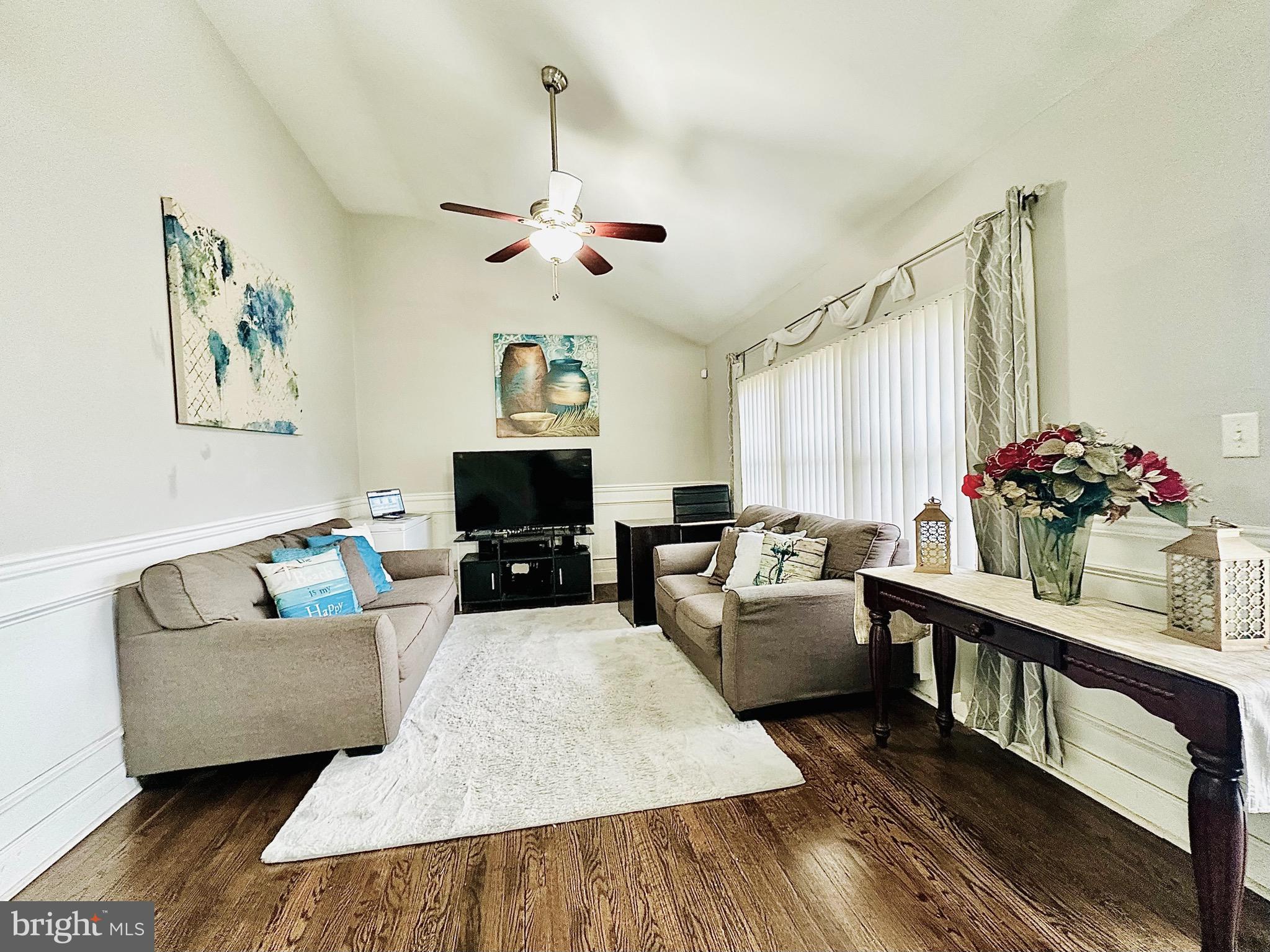 CAMPFIELD GARDENS - Residential