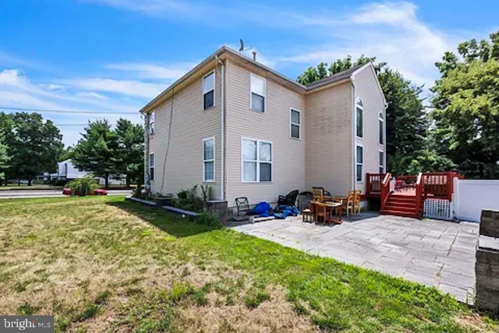 1674 WHITE PINE WAY