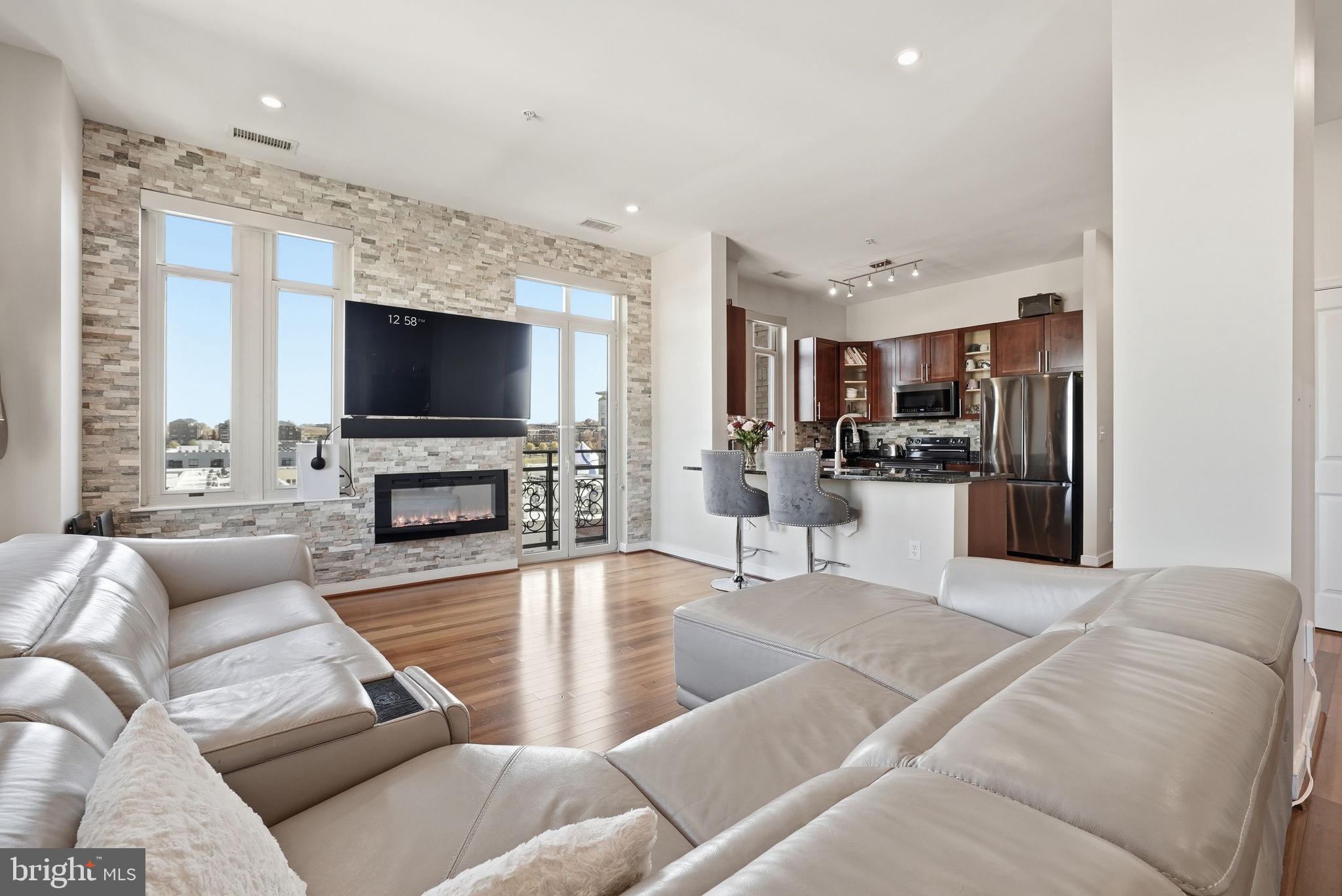 ONE NATIONAL HARBOR CONDOMINIUM - Residential