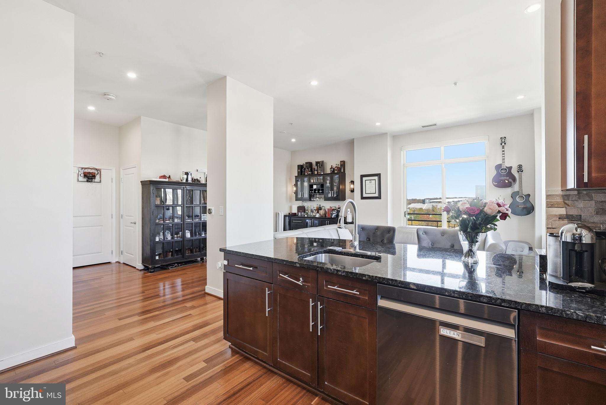 ONE NATIONAL HARBOR CONDOMINIUM - Residential