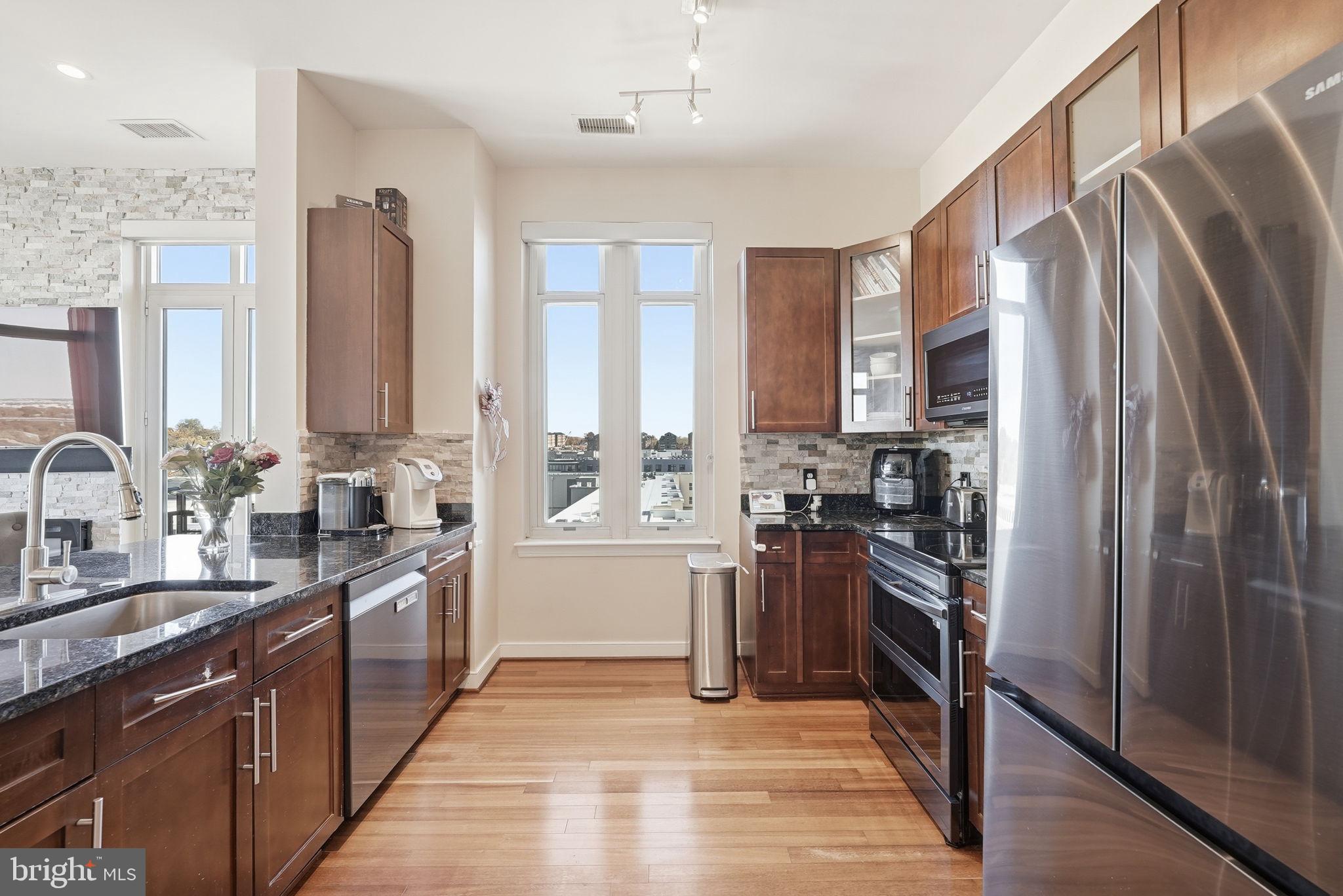 ONE NATIONAL HARBOR CONDOMINIUM - Residential