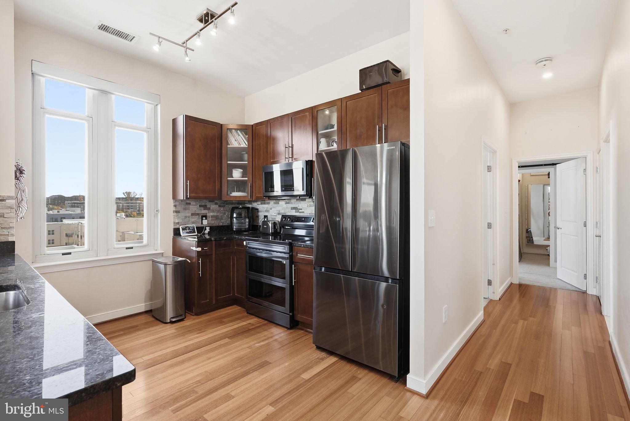 ONE NATIONAL HARBOR CONDOMINIUM - Residential