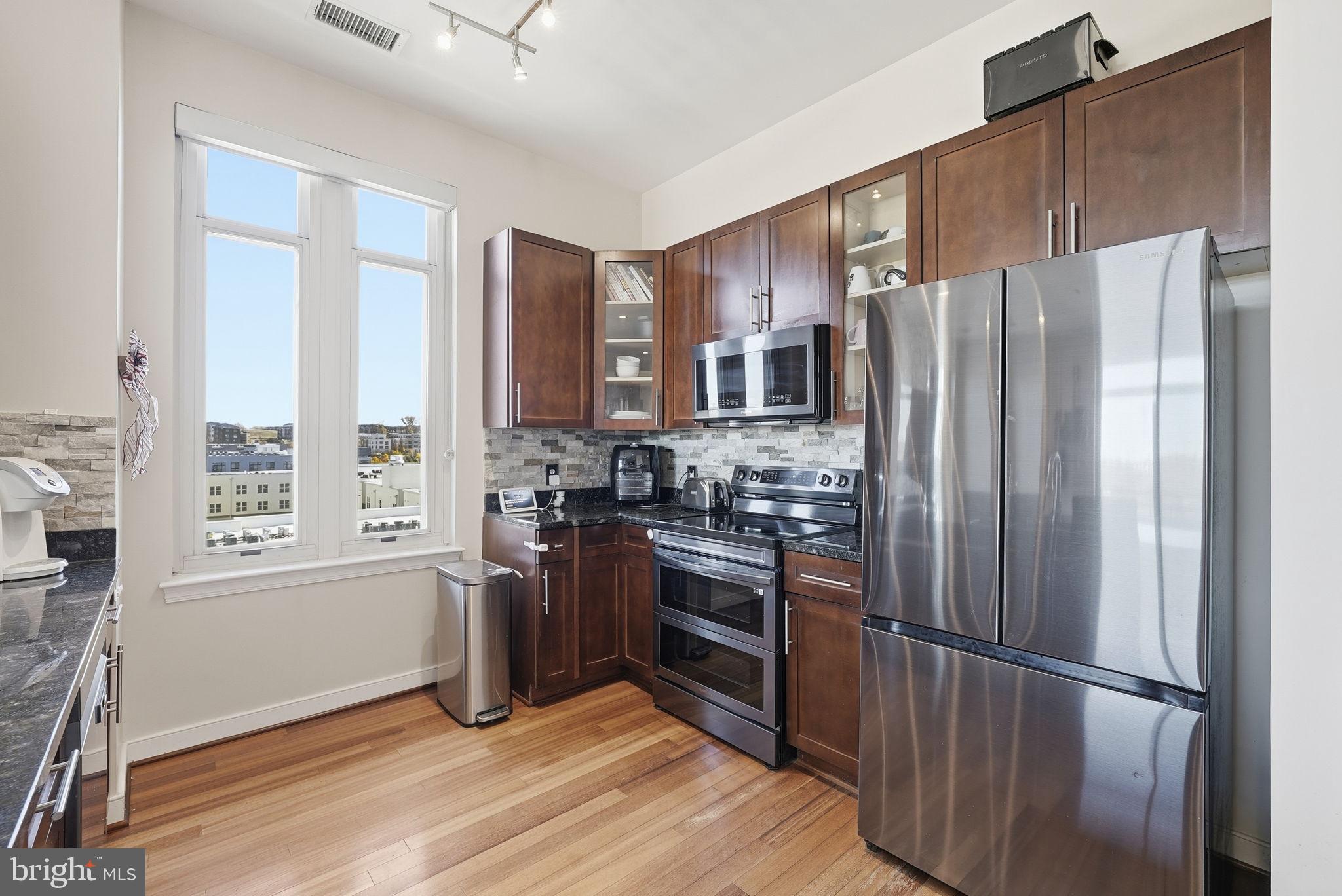 ONE NATIONAL HARBOR CONDOMINIUM - Residential