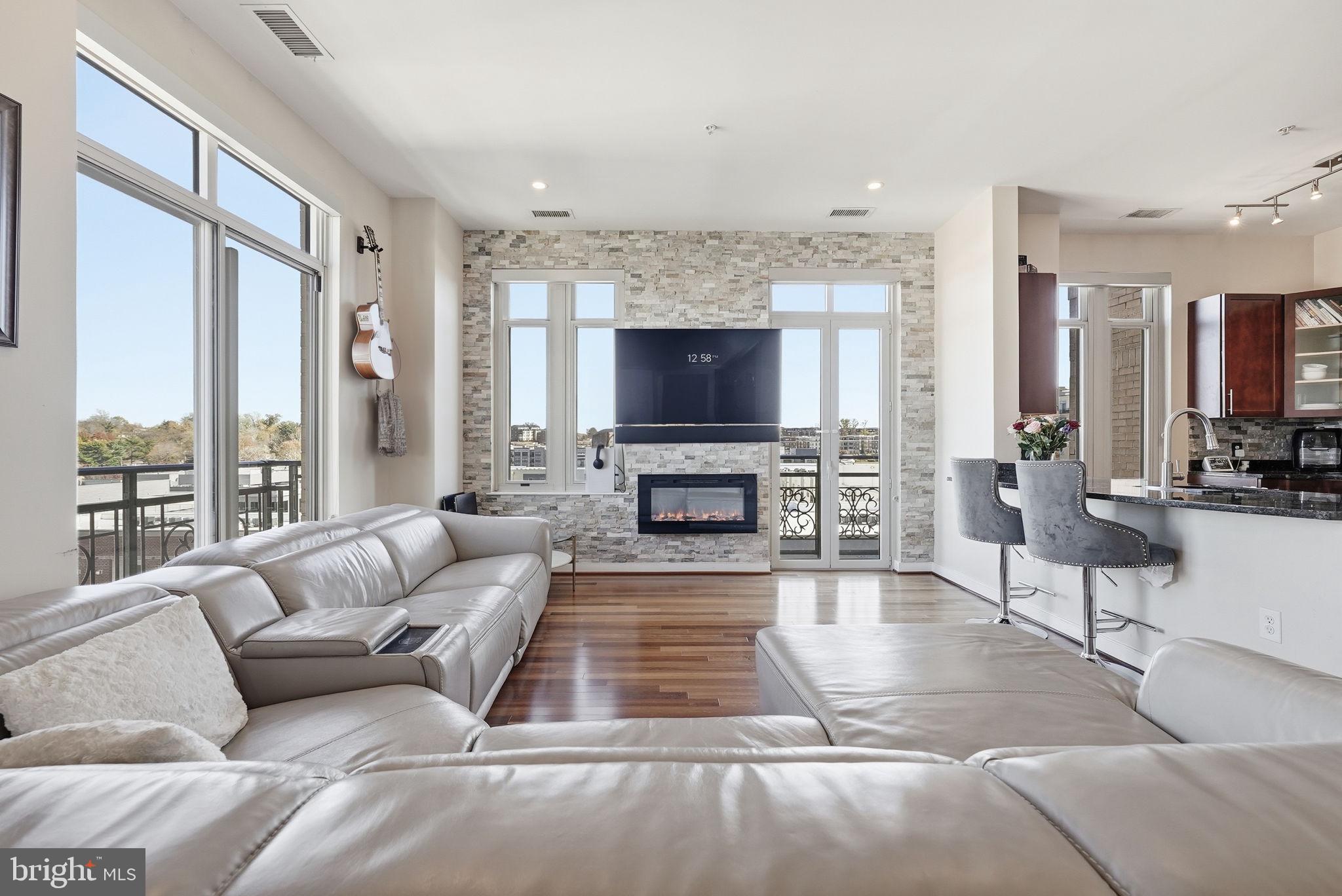 ONE NATIONAL HARBOR CONDOMINIUM - Residential