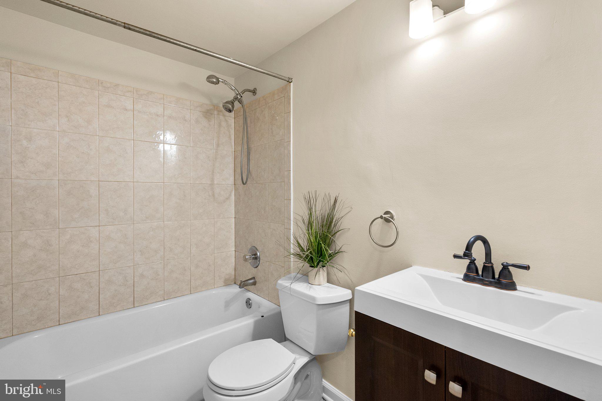 NATHANS HILL - Residential