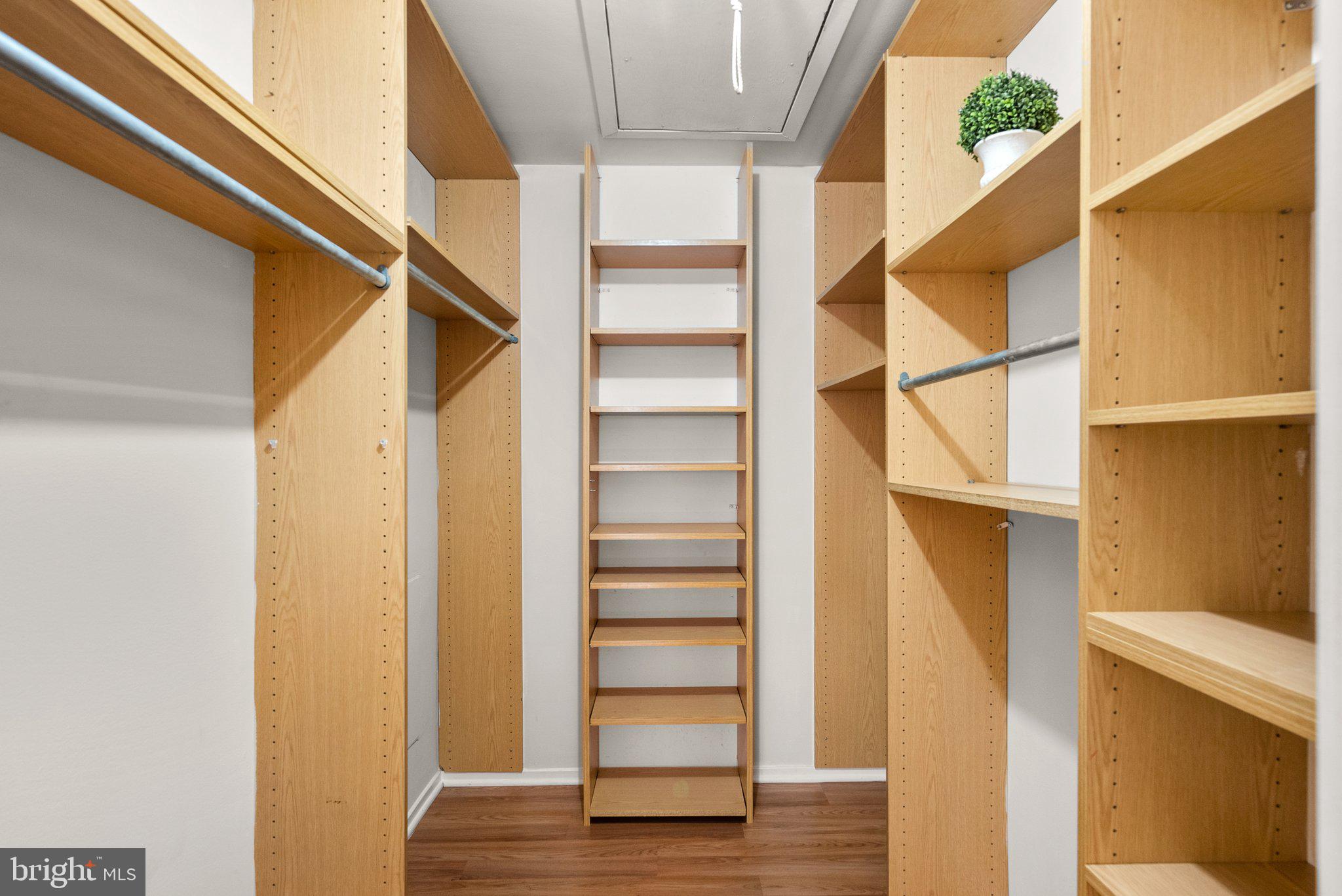 NATHANS HILL - Residential