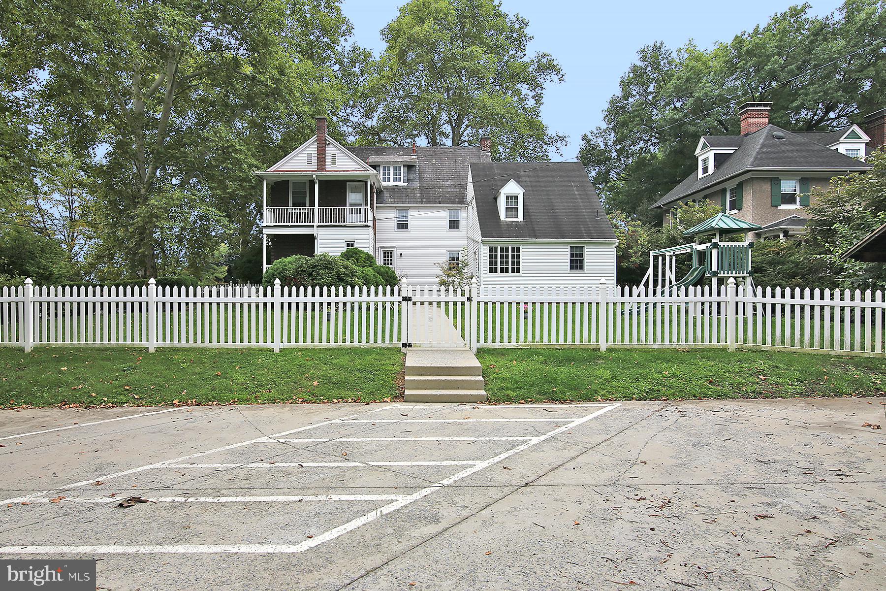 201 HATHAWAY PARK