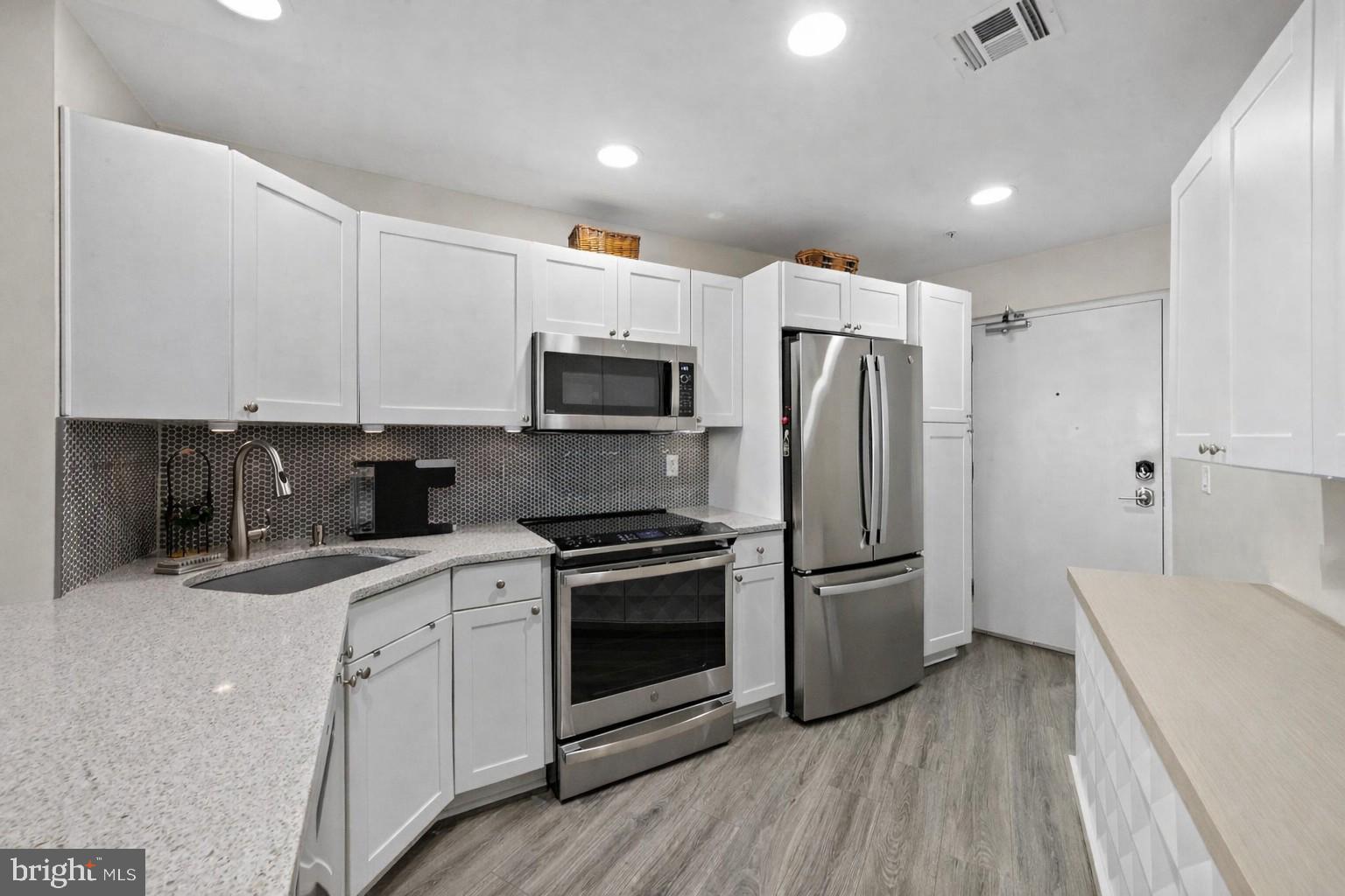 1810 N CENTRAL AVENUE 1