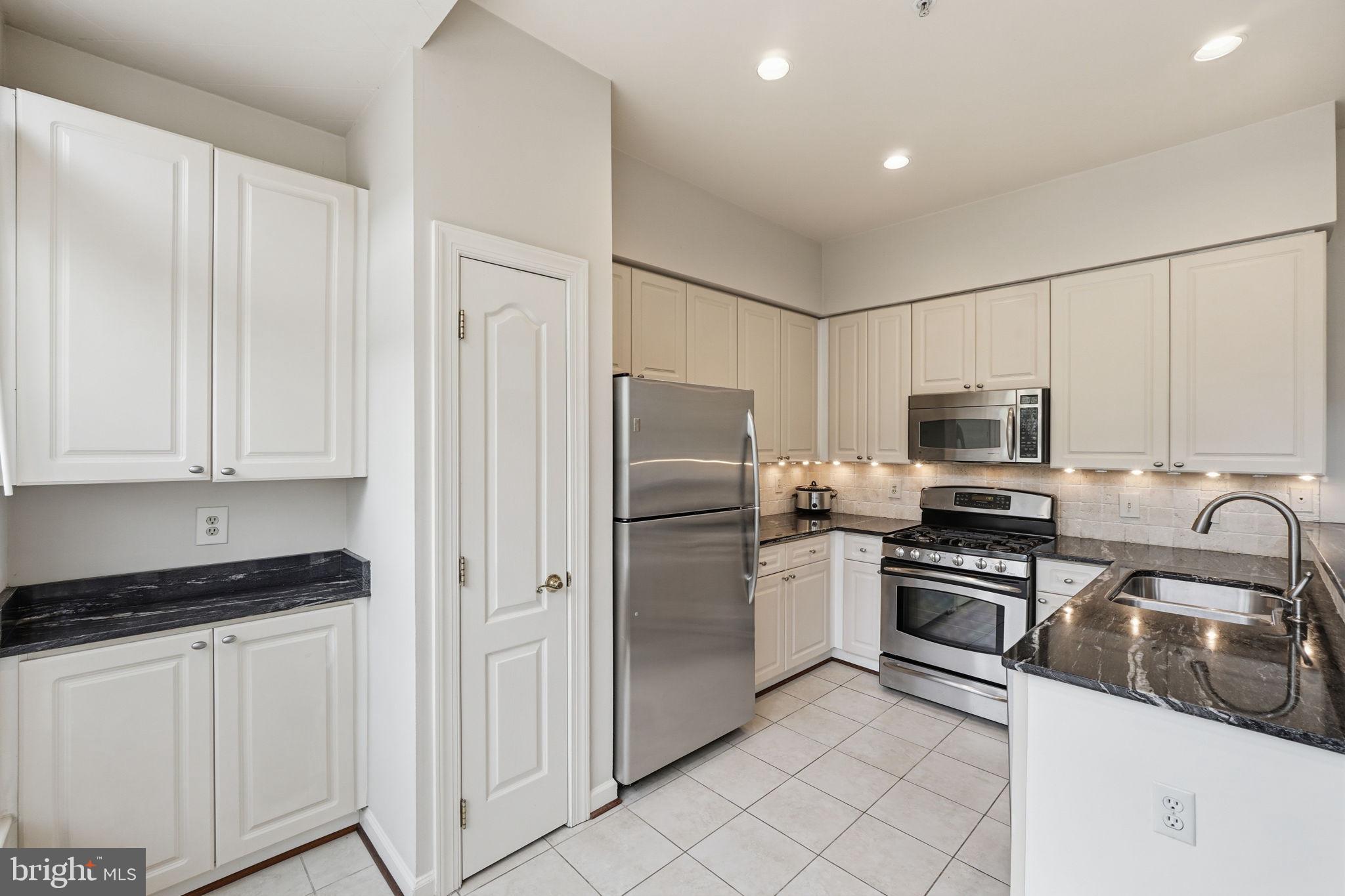 CAMBRIDGE WALK - Residential