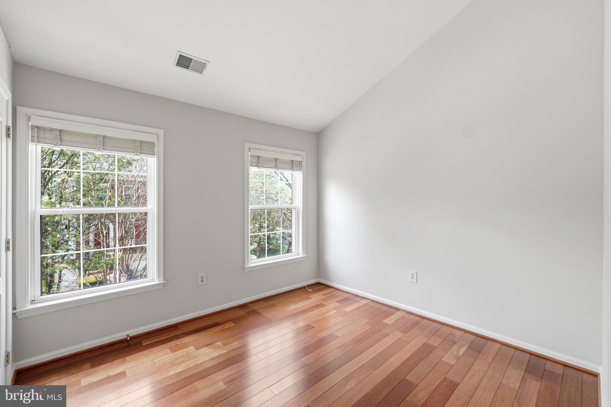 CAMBRIDGE WALK - Residential