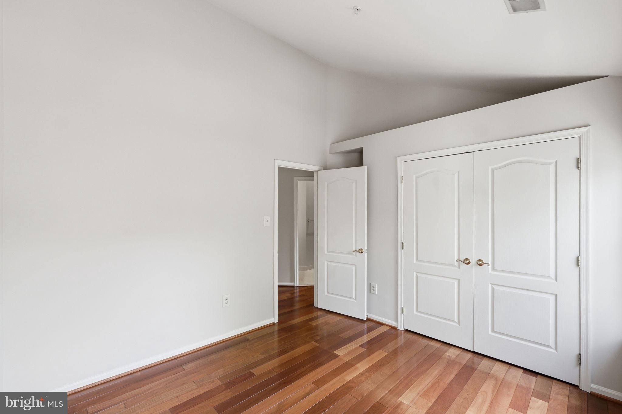 CAMBRIDGE WALK - Residential