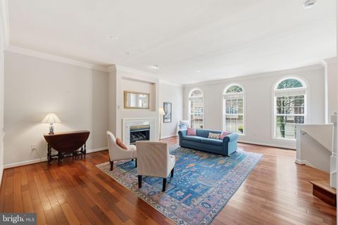 Photo of 5918 Halpine Road, ROCKVILLE, MD 20851 (MLS # MDMC2227494)