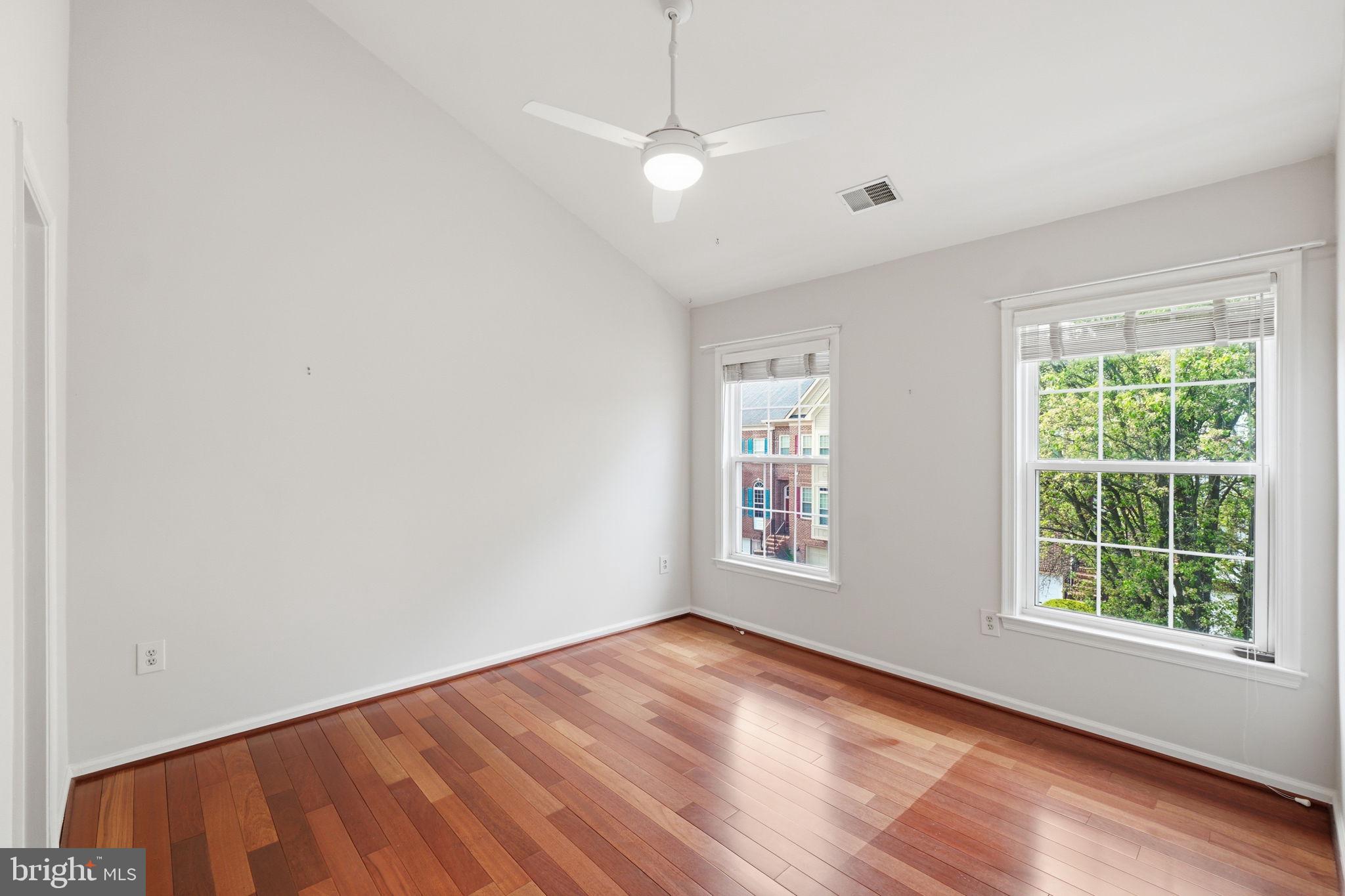 CAMBRIDGE WALK - Residential