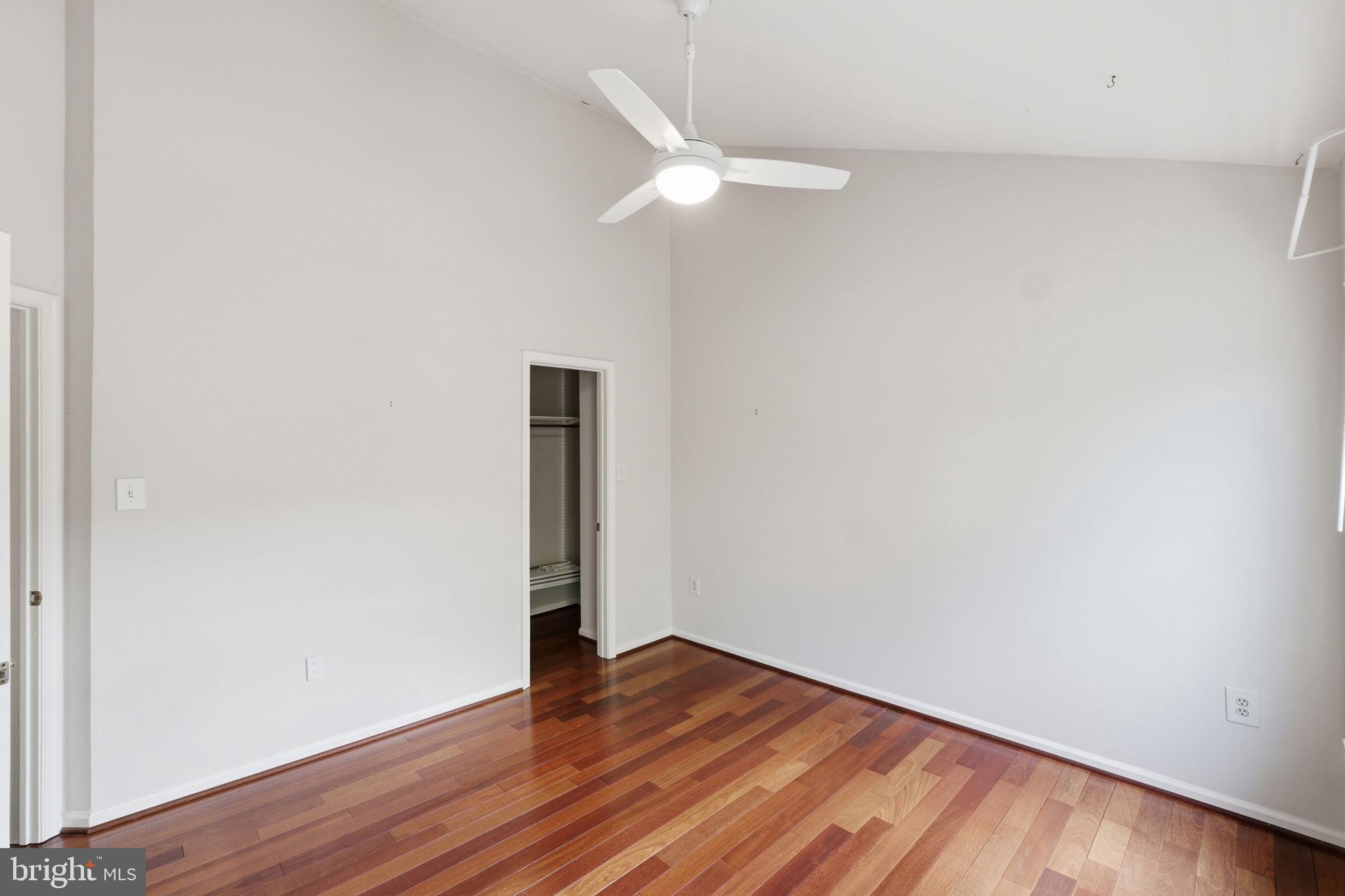 CAMBRIDGE WALK - Residential