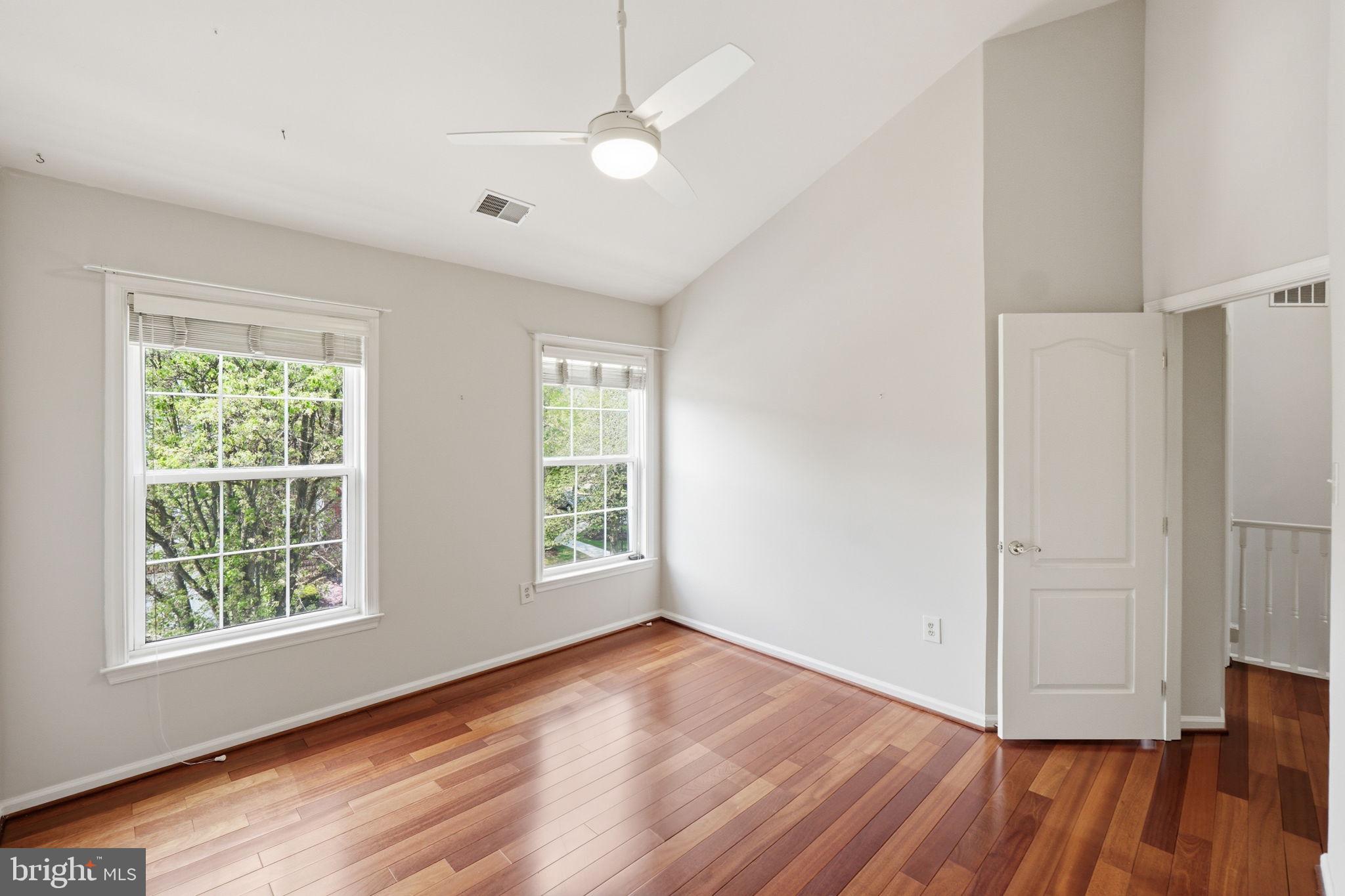 CAMBRIDGE WALK - Residential