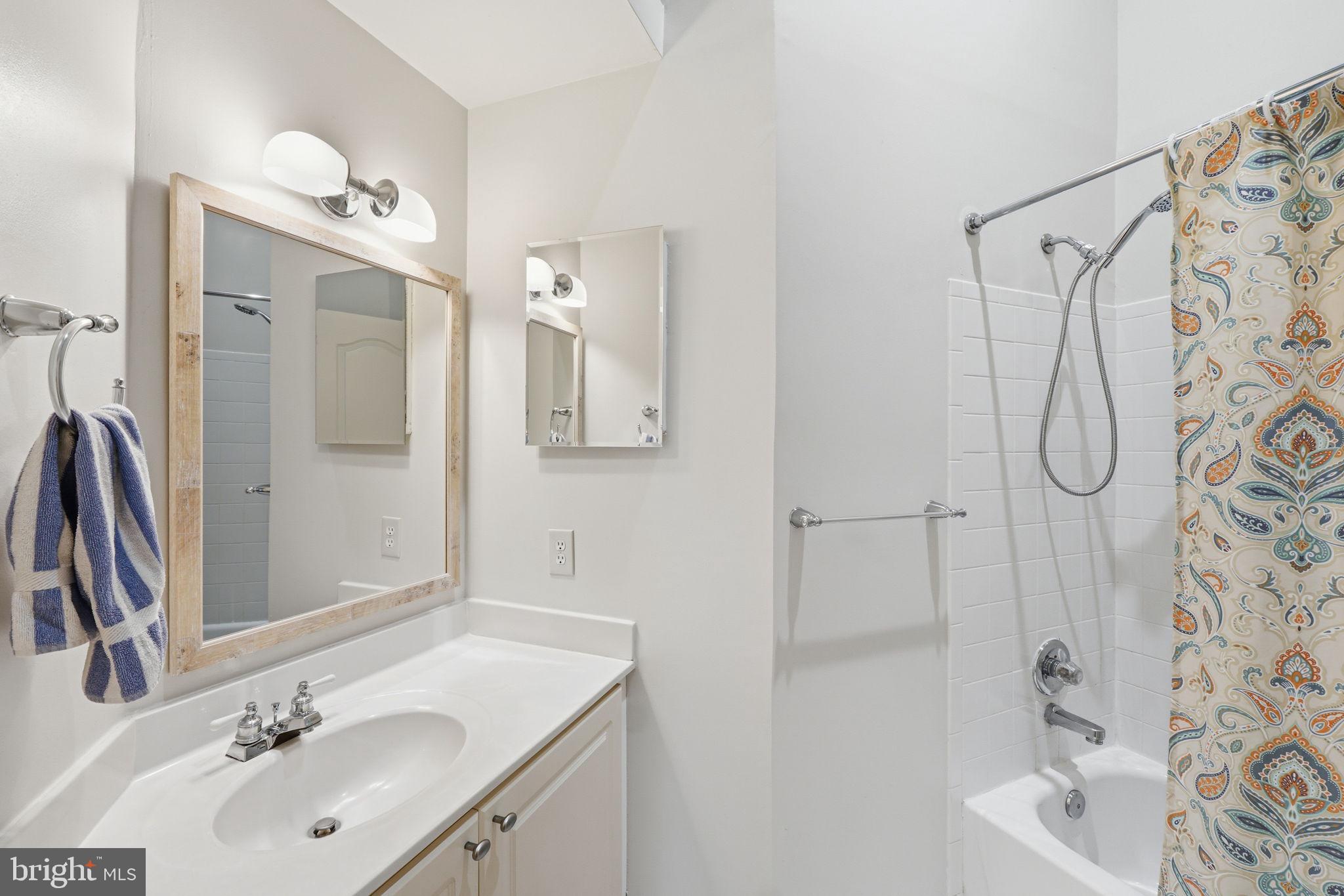 CAMBRIDGE WALK - Residential