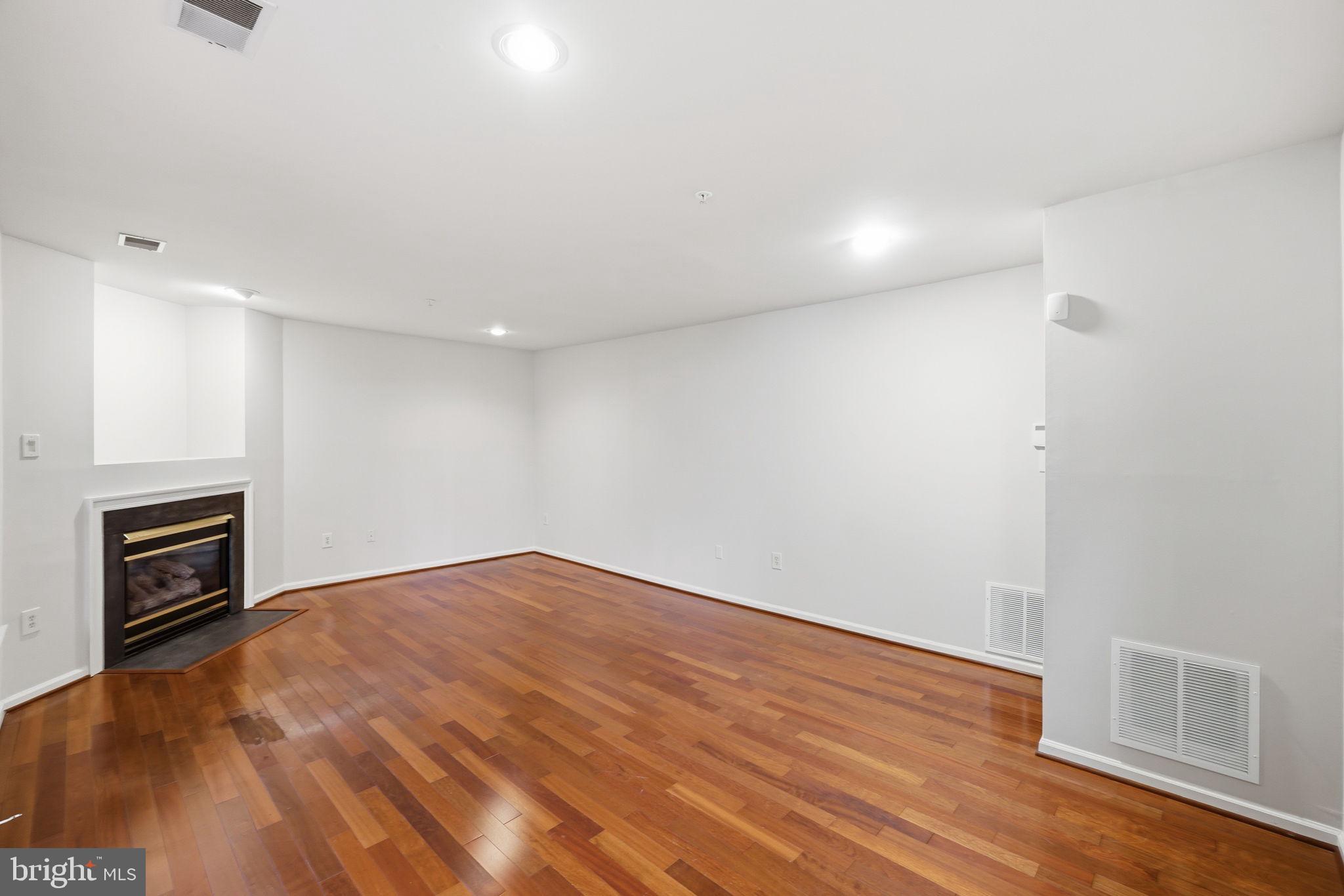 CAMBRIDGE WALK - Residential