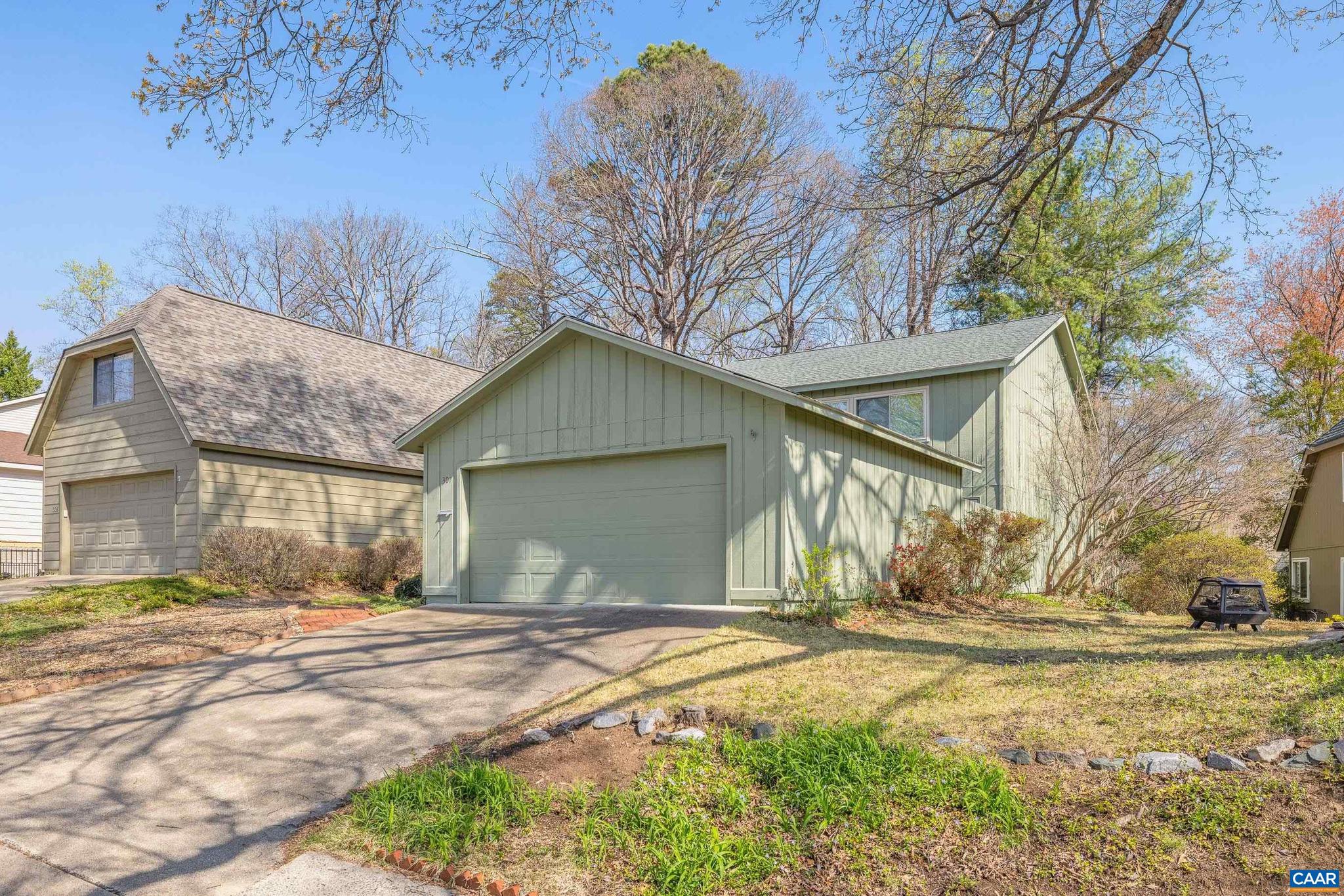 307 LAKE FOREST LN