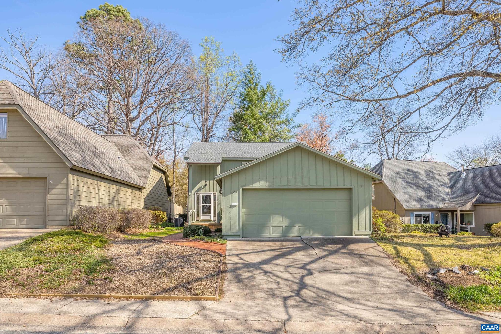 307 LAKE FOREST LN