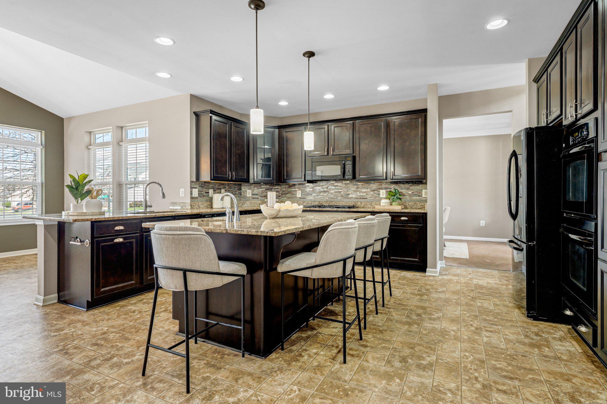 6101 BLACK OAK COURT