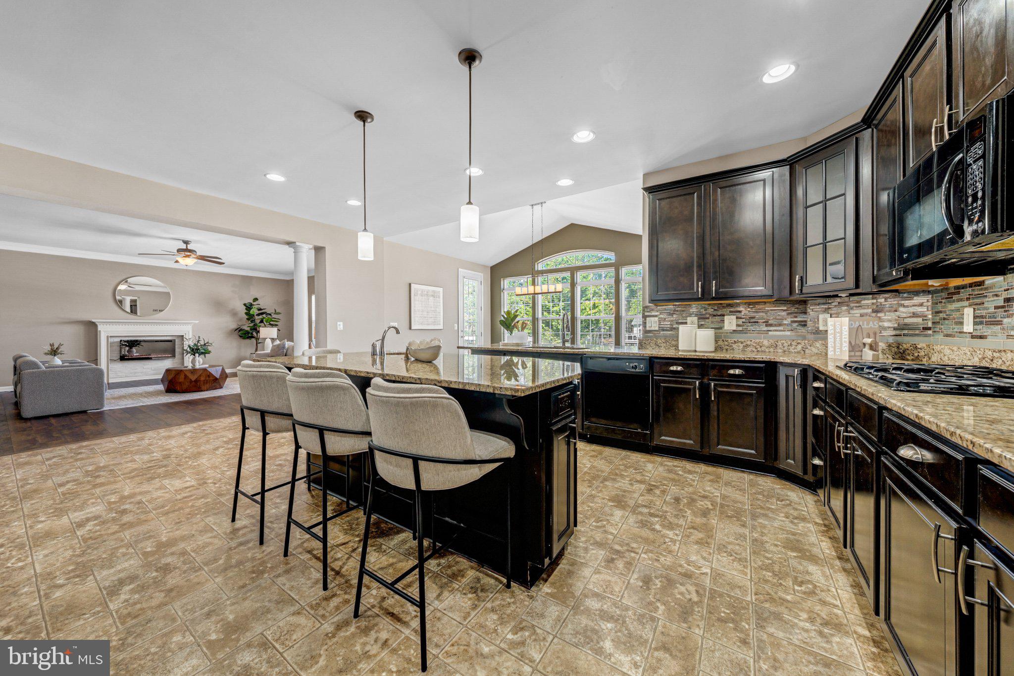 6101 BLACK OAK COURT