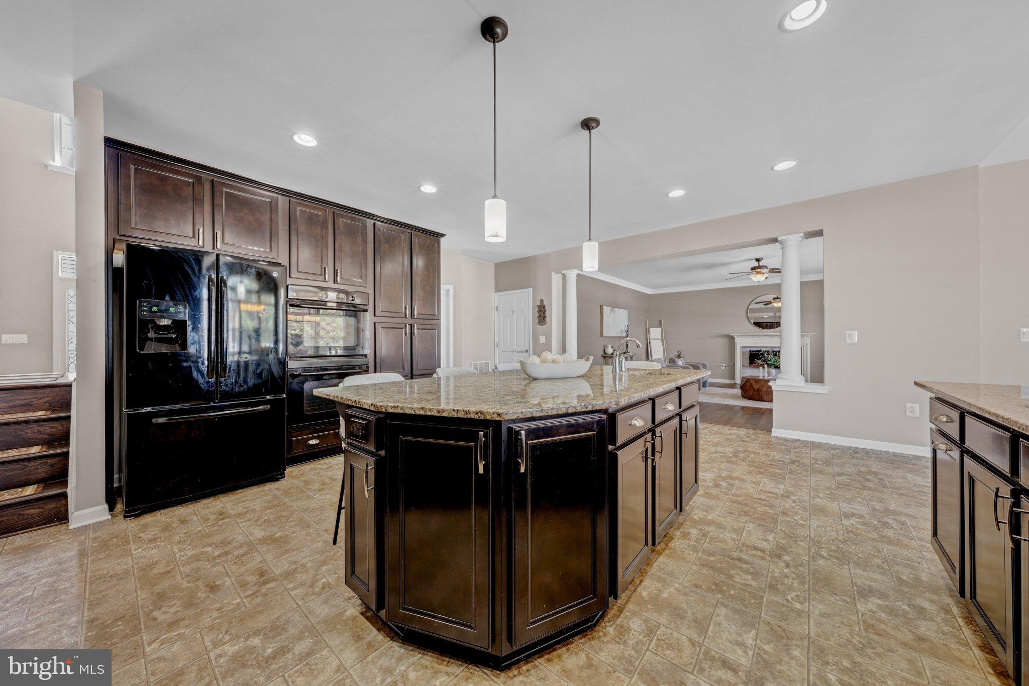 6101 BLACK OAK COURT