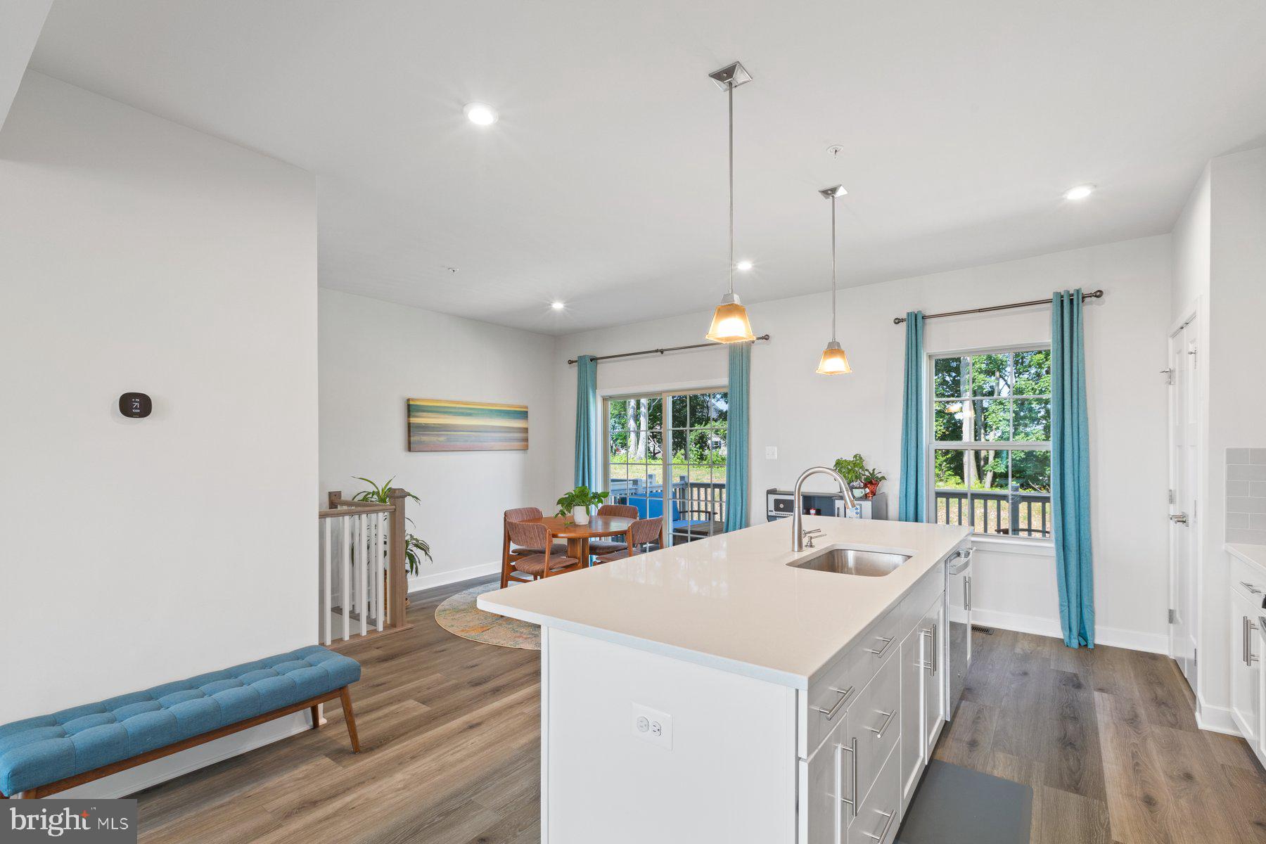 LAKE LINGANORE - Residential