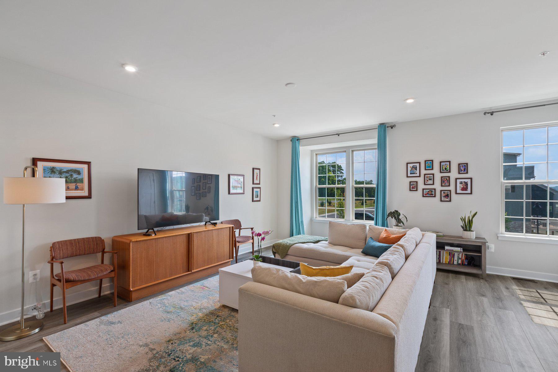 LAKE LINGANORE - Residential